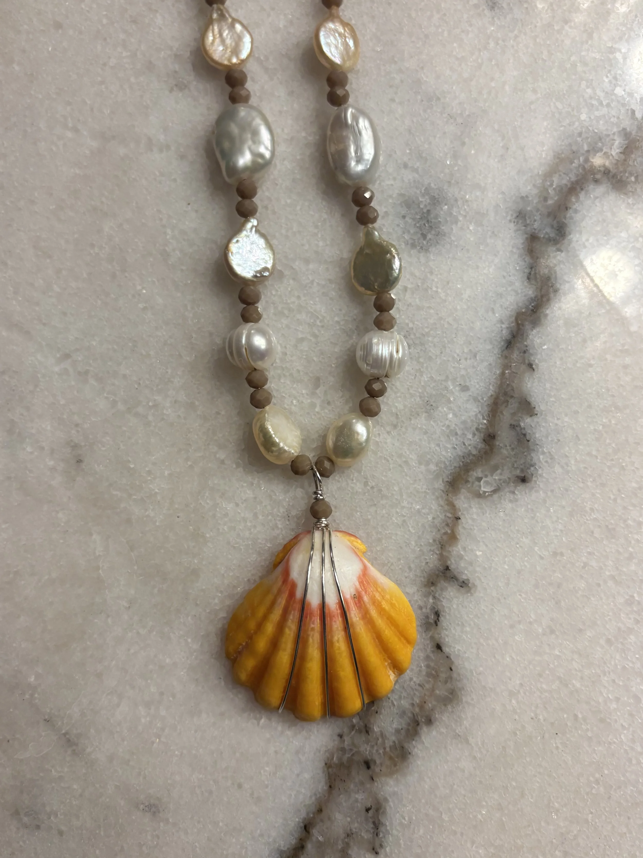 Hibiscus Kiss Sunrise Shell Necklace