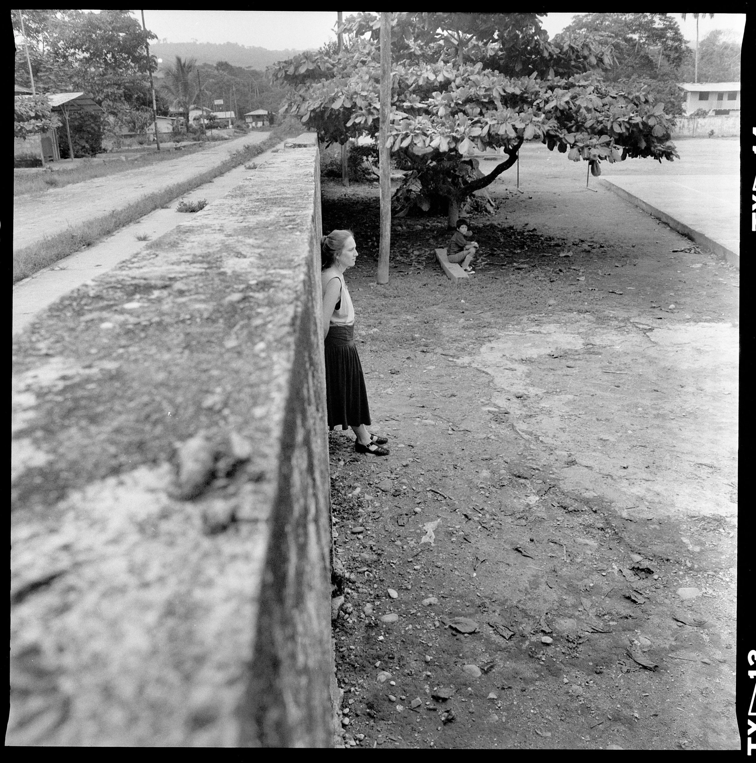lynn leaning om wall equador.jpg