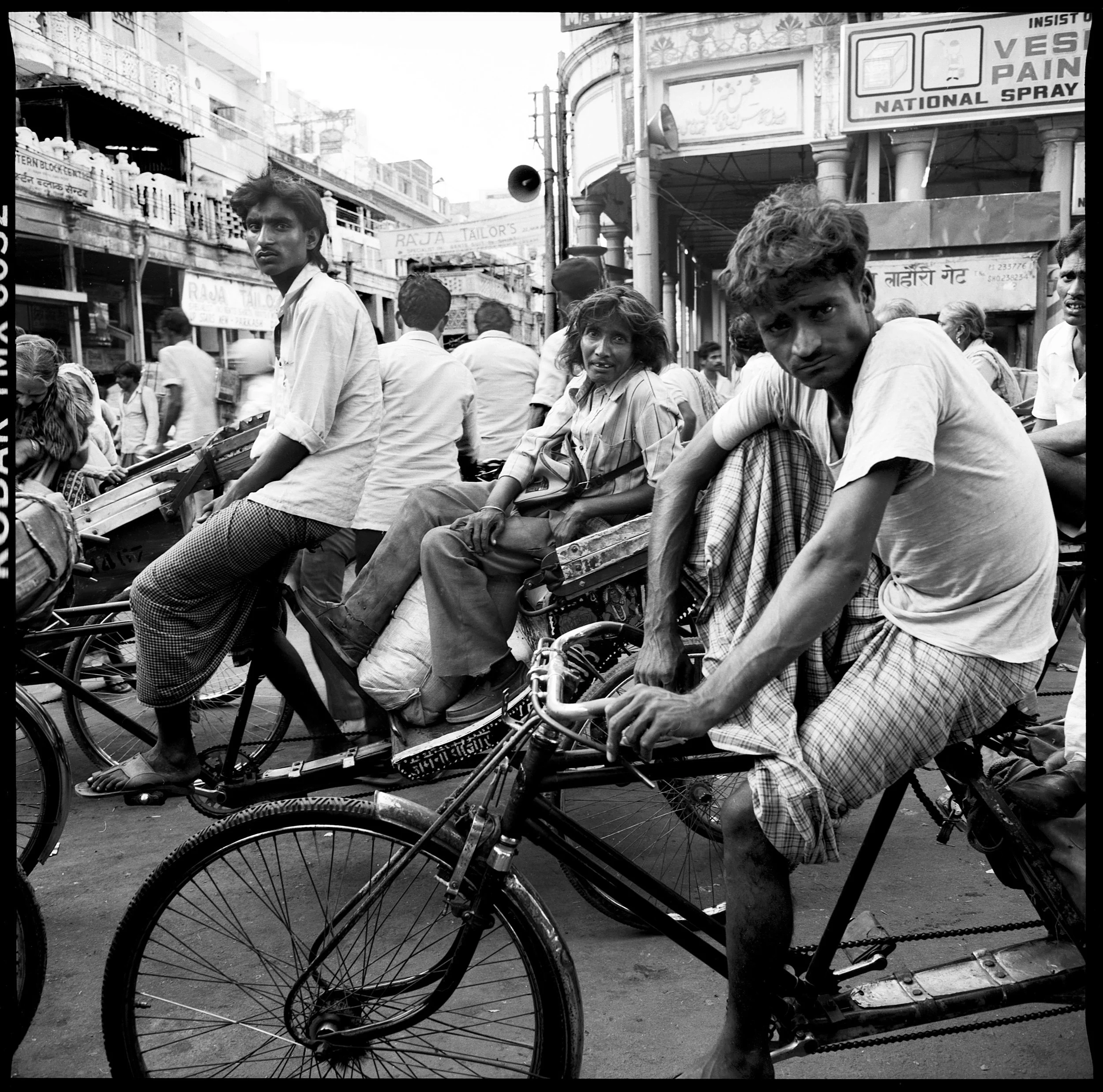 bicycle rickshaw drivers2.jpg
