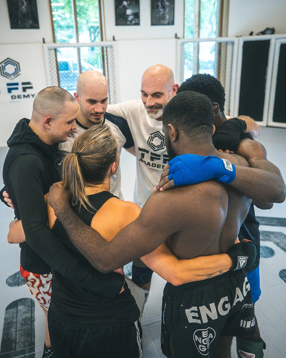 Groupe de pratiquants après un cours à TFF Academy