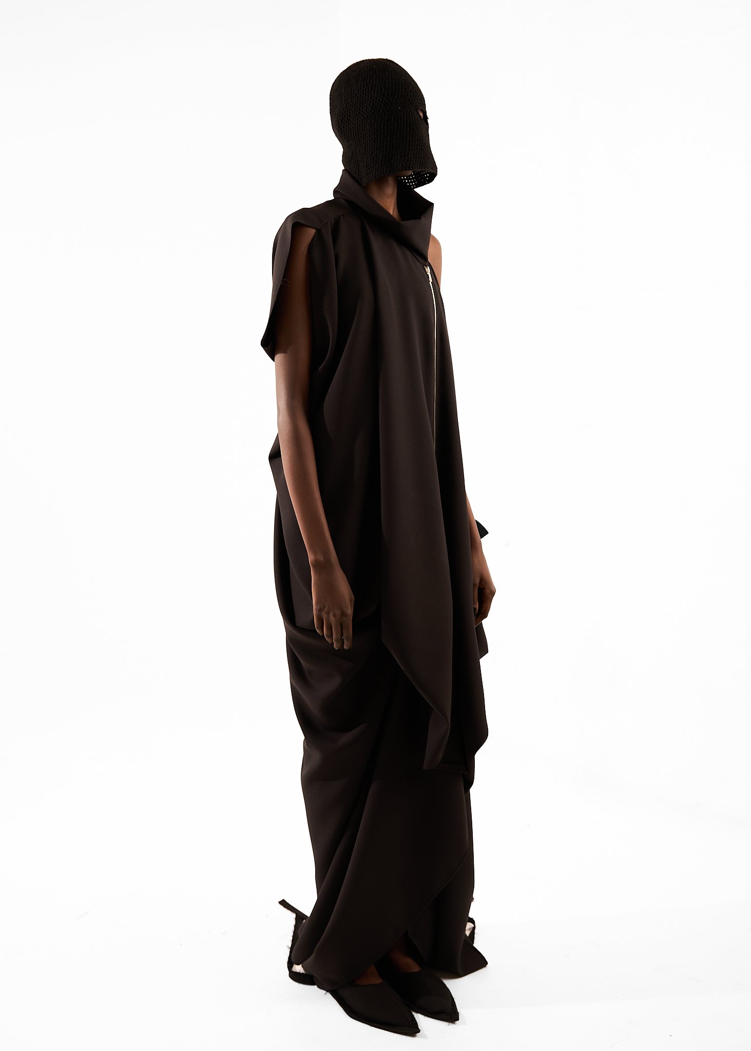 SEPULTURE GOWN