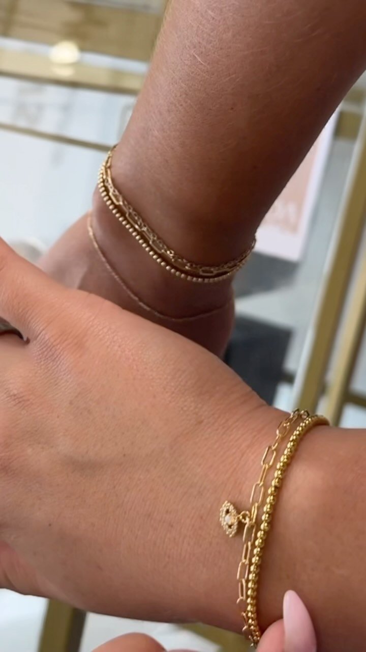 Permanent without the ink ✨get your forever bracelet today 🤍
#foreverbalmy #sunshinecoast #mooloolaba #permanentjewellery #sunshinecoastbeauty