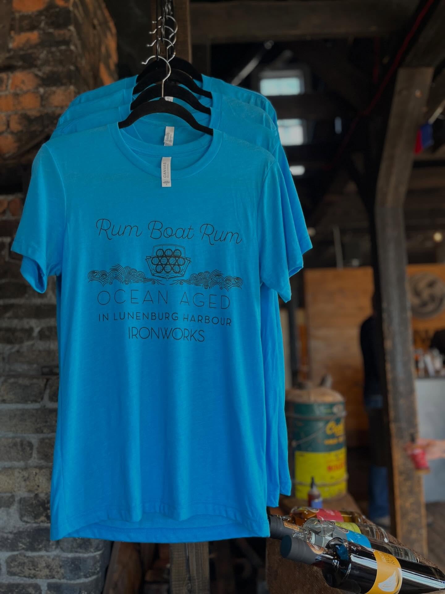 Some SUPER comfy tees for @ironworksdistillery in Lunenburg. SO COZY.