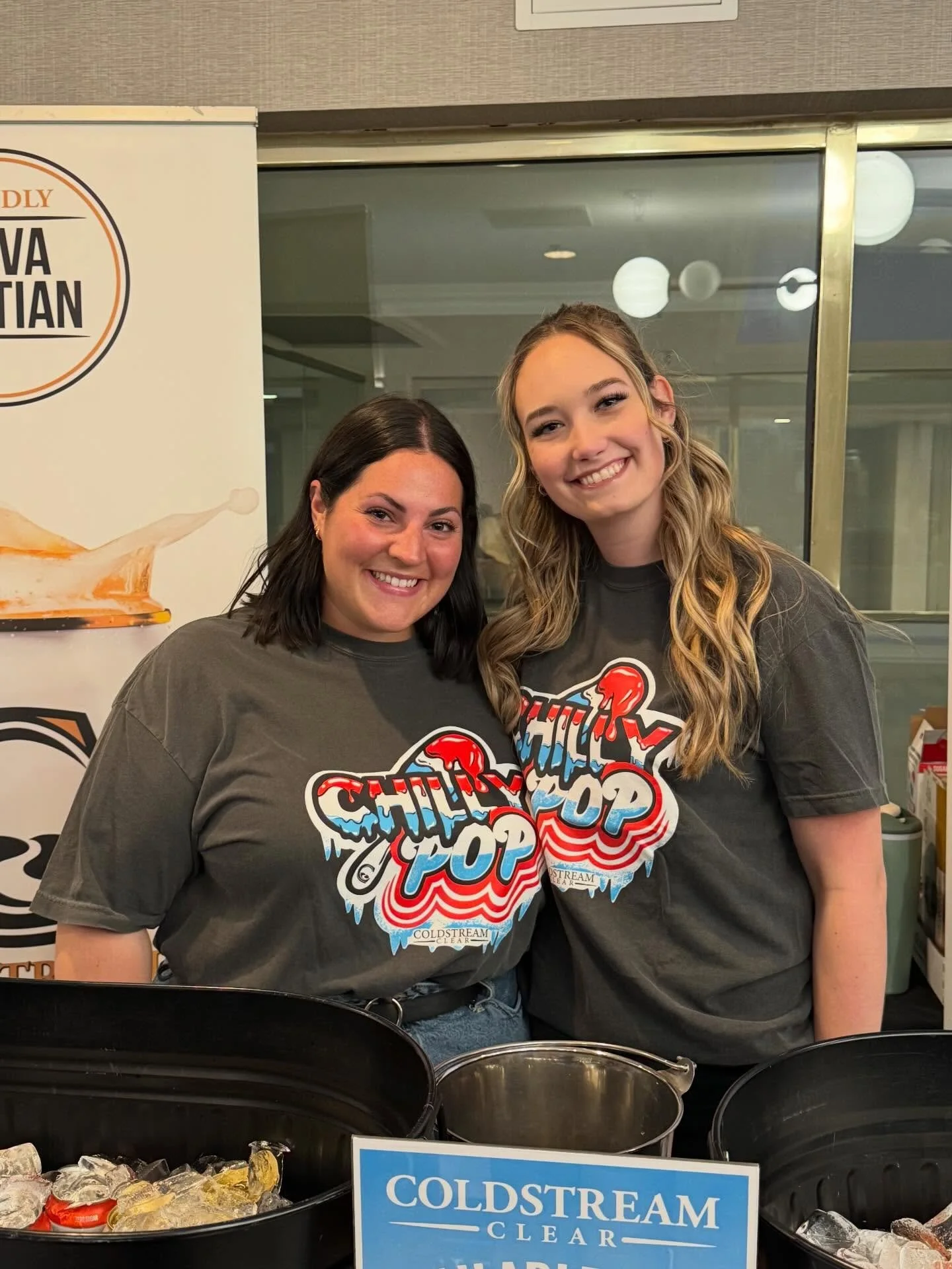 The ladies of @coldstreamclear repoin some merch at @restassocns Craft Beer Kitchen Party in October!

#kitchenparty #craftbeer #coldstream