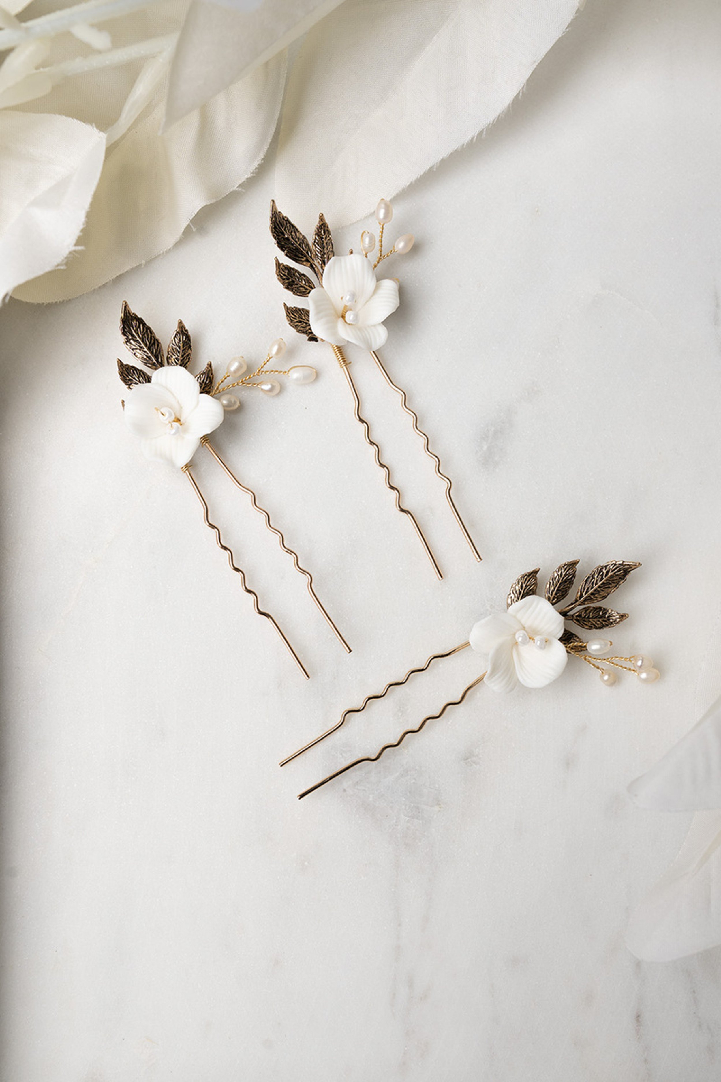 Talia-gold-bridal-hair-pins__05622.jpg