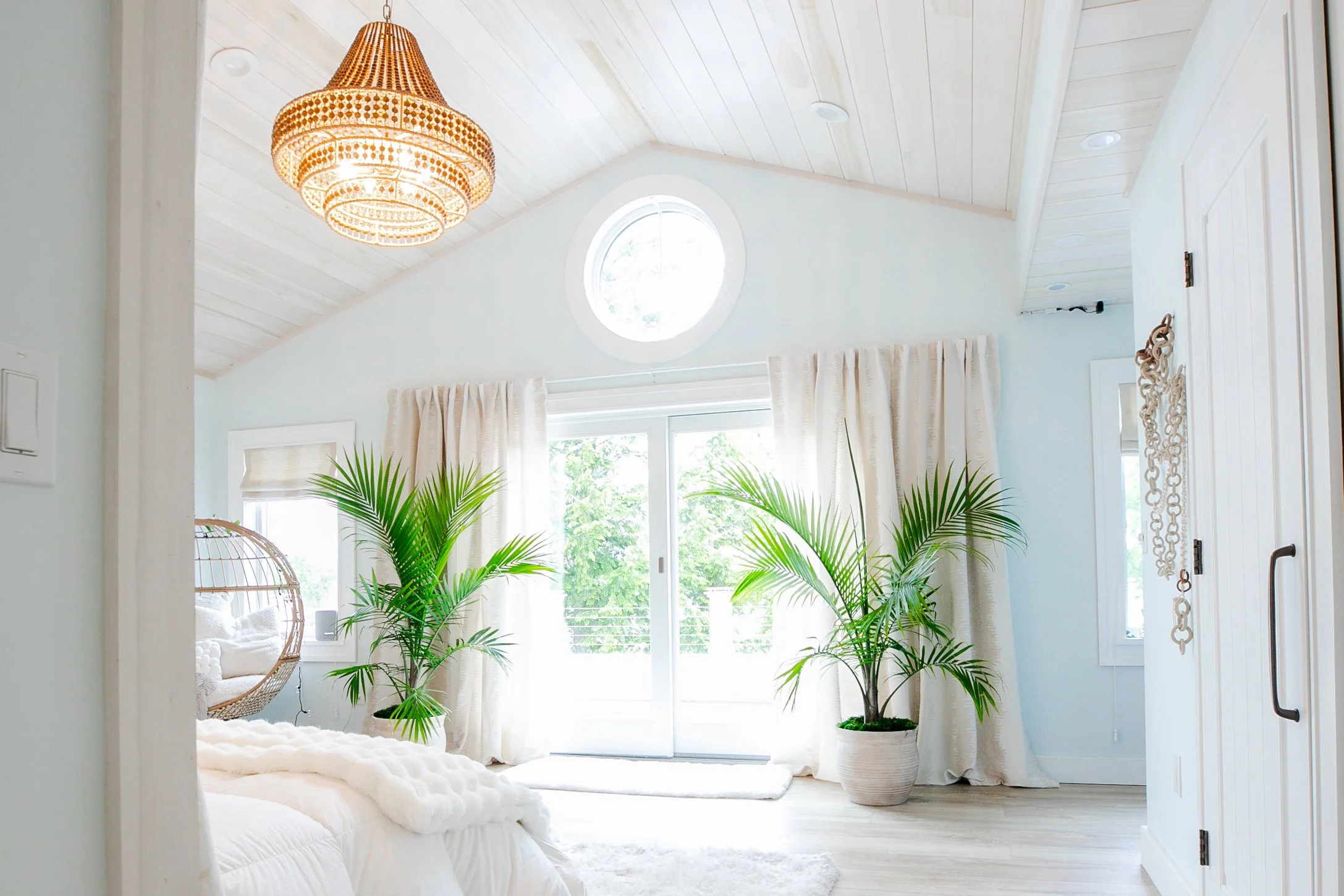 BedroomTwoPlants_-4.jpg