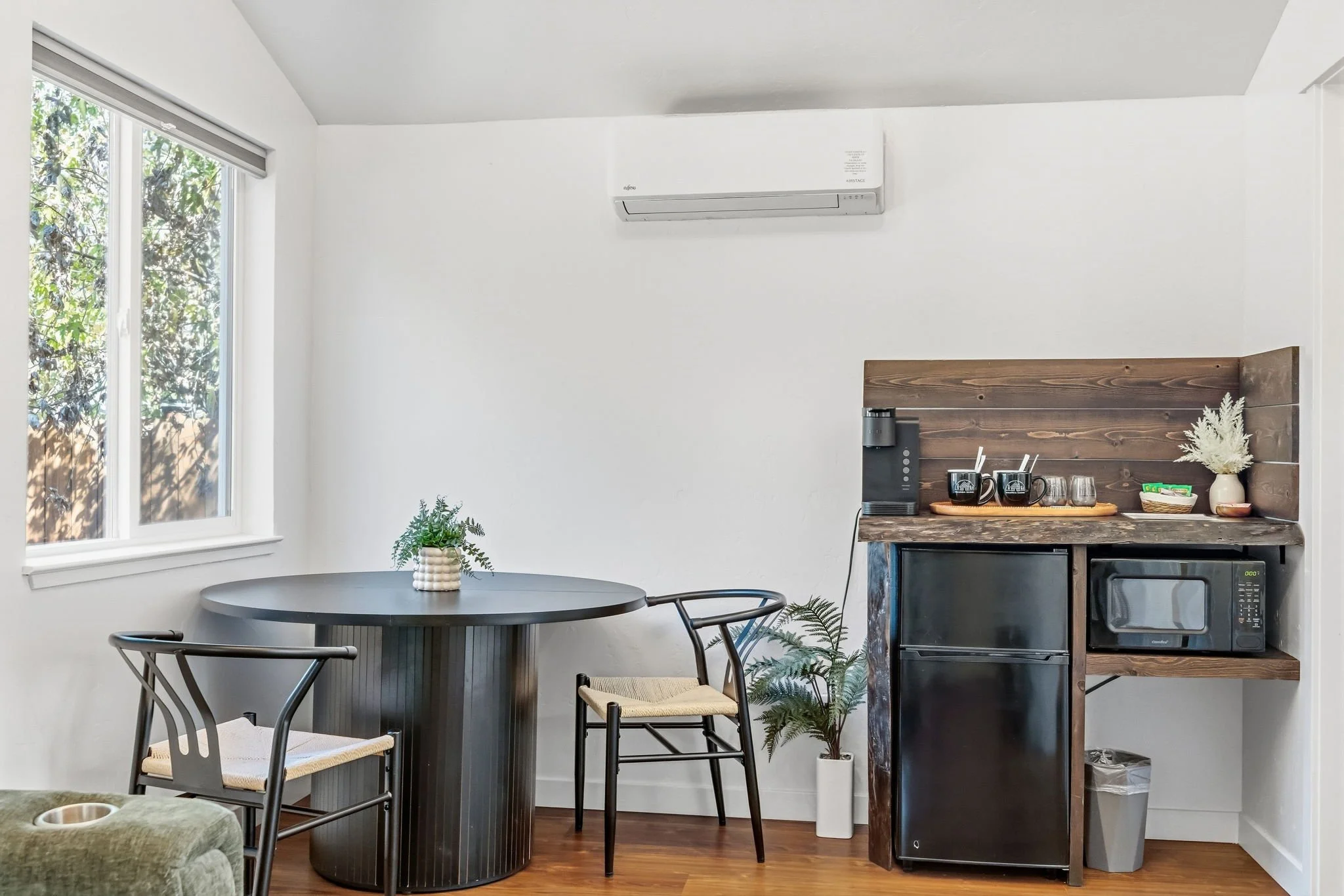 Dining area in Cabin 1
