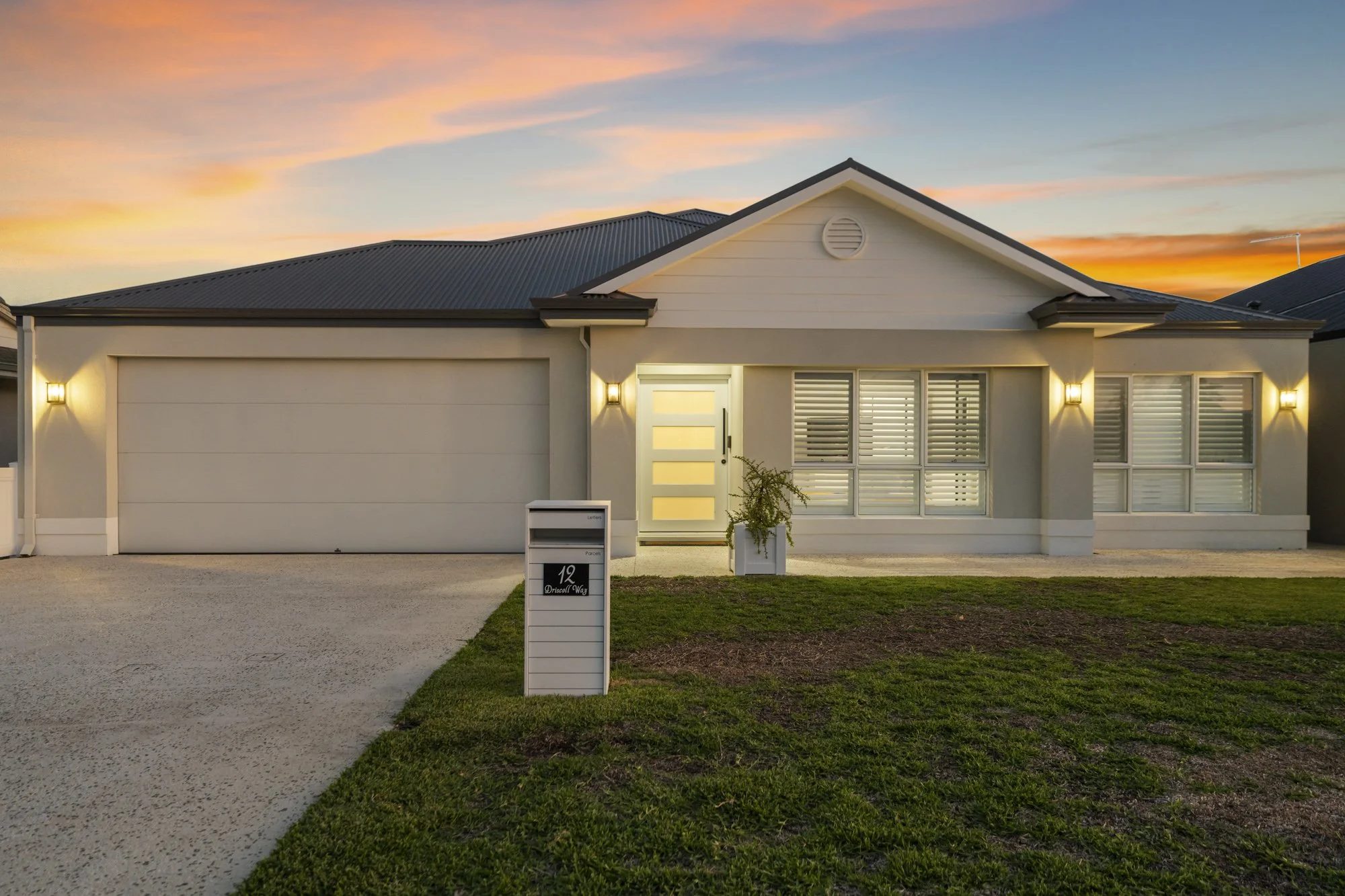 12 Driscoll Way, Morley - Web - 02.jpg
