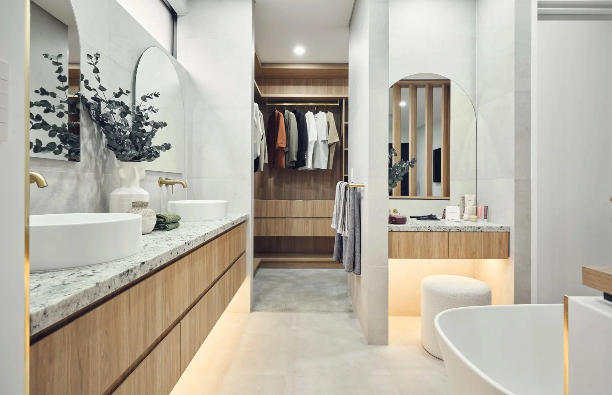 Joondanna ensuite.jpeg