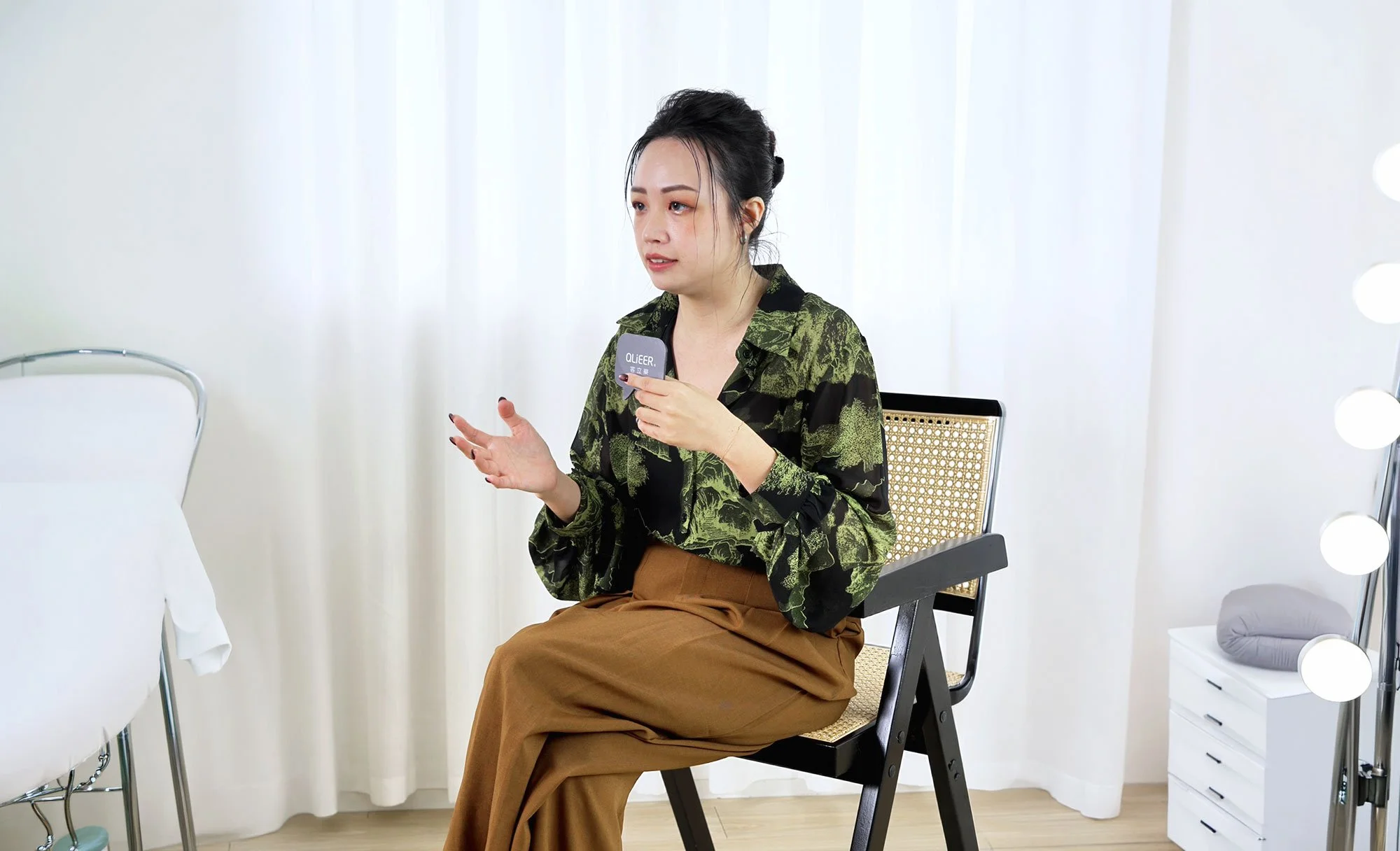 美業經營者分享行銷策略，透過票券系統提升熟客回流率，建立穩定客源的訪談情境