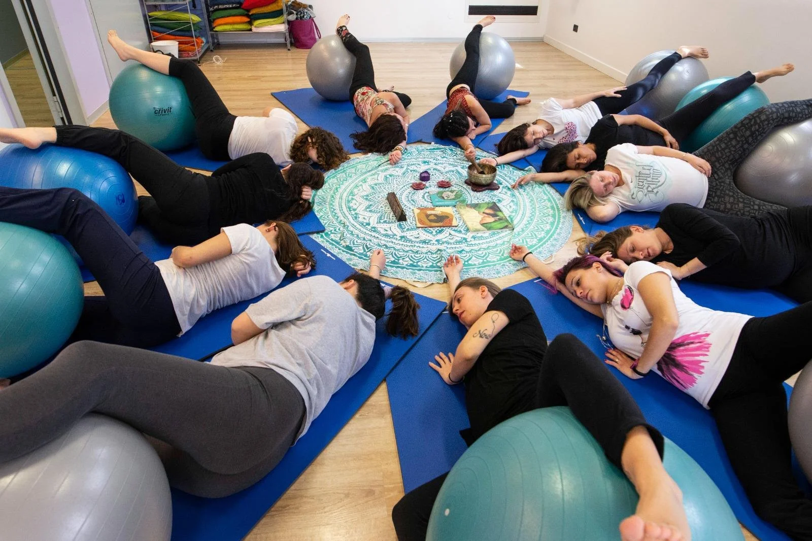 Comunicazione prenatale e yoga nidra: ascolto, respiro e contatto con il bambino