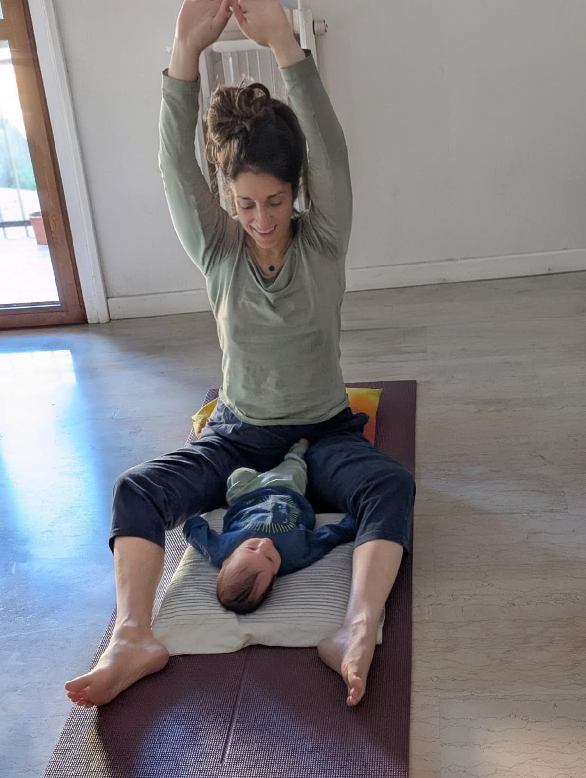 Yoga post parto mamma-bebè: il benessere nasce dalla relazione