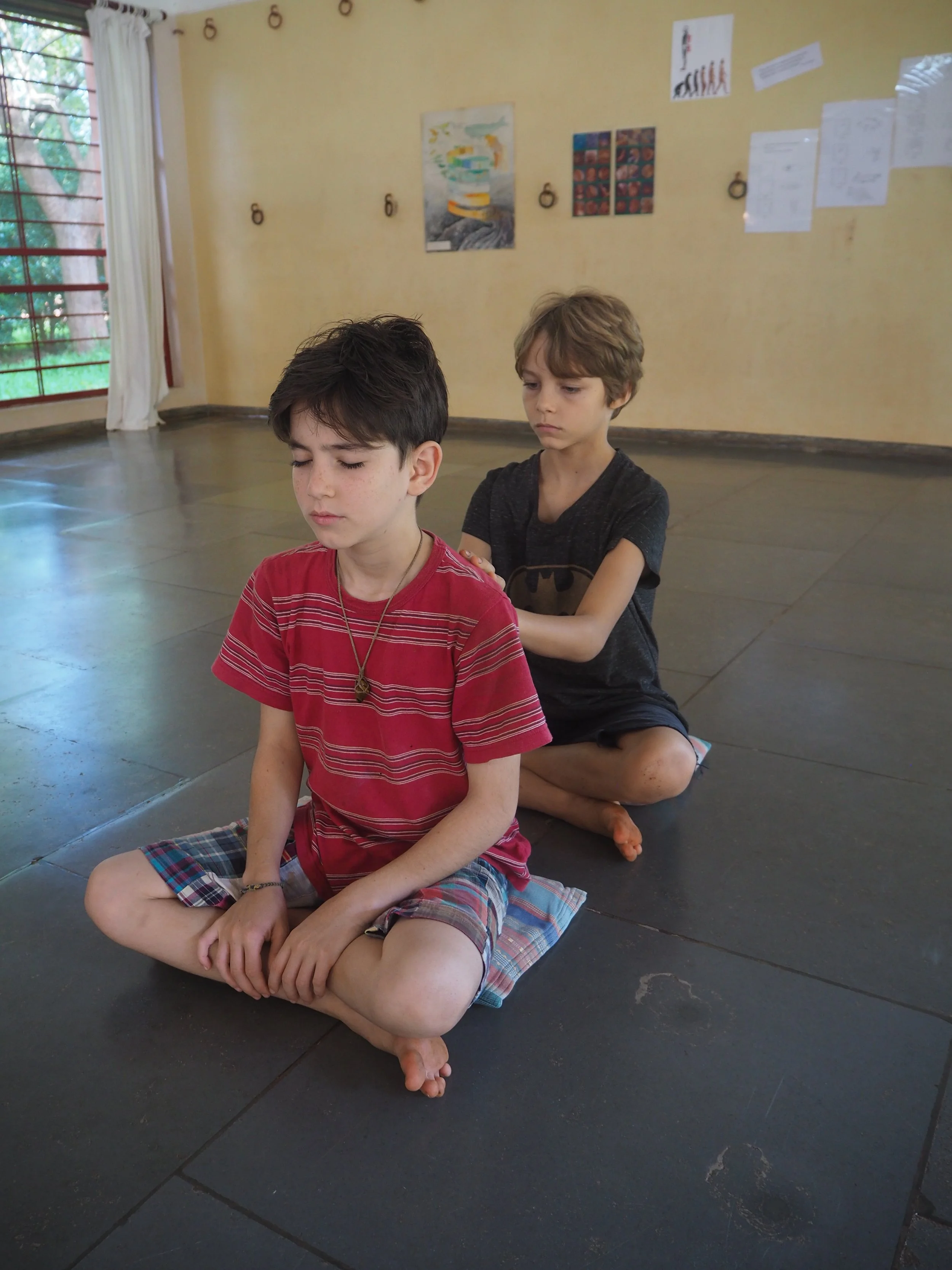 Attività di respiro Yoga Integrale per bambini ispirato ad ATB
