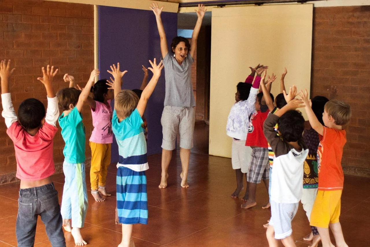 Formazione Yoga Integrale per bambini e ragazzi ispirato ad ATB su MamYoga Awareness throgh the Body