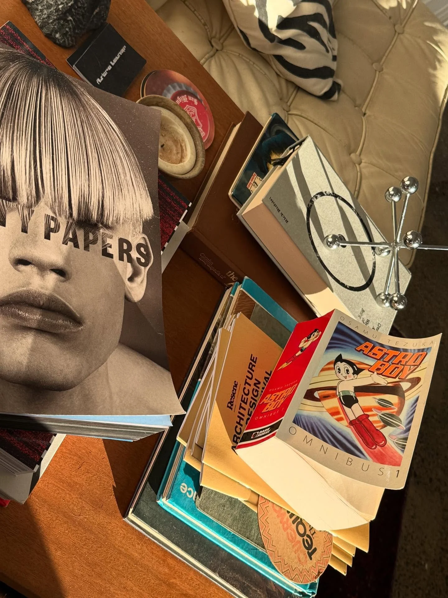 Pages, planets and precision…
Align your next cut πͺ
#astrolounge #consciouscutting #barbershopatmosphere