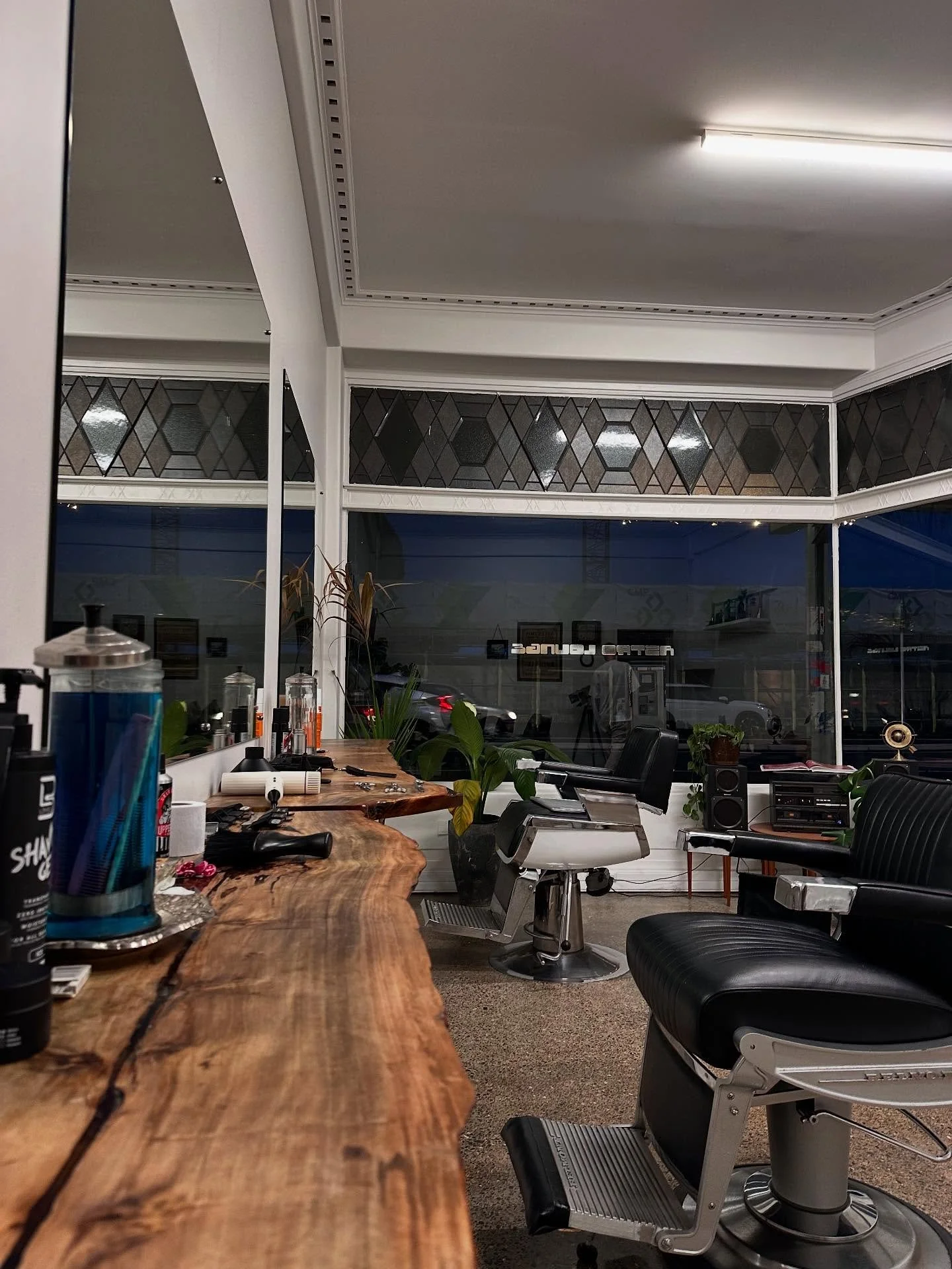 Quiet winter glow
A moment between cuts πΈ
#astrolounge #ponsonbynights #winterevening #nextdimension