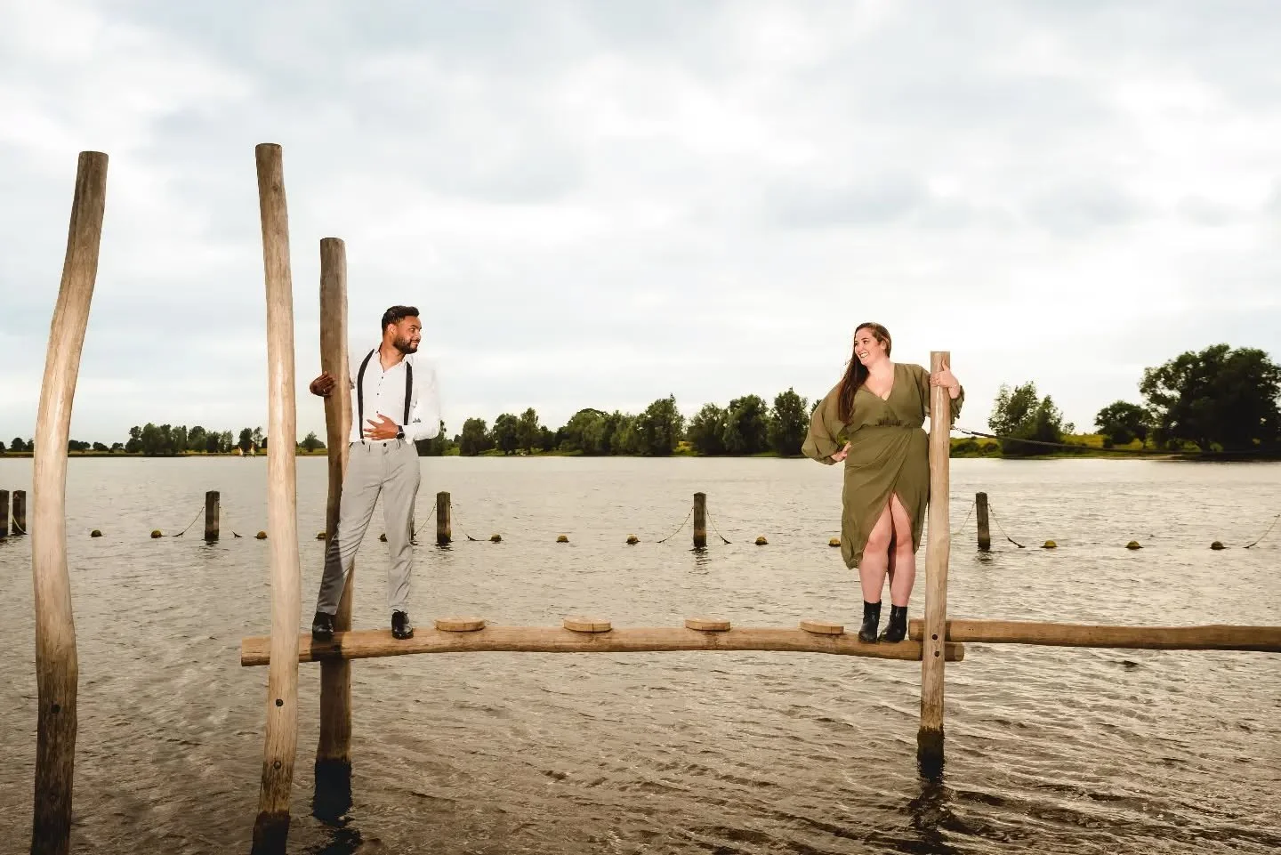 🌅Jeremy &amp; Carolien, together for 'shore'..🌅
The sweetest couple and what a breathtaking, daring picture! 

Show some ❤️ for the soon to be Husband &amp; Wife.. 
.
.
.
.
#vianen #prewedding #preweddingshoot #bruidsfotografie #bruidsfotograaf #br
