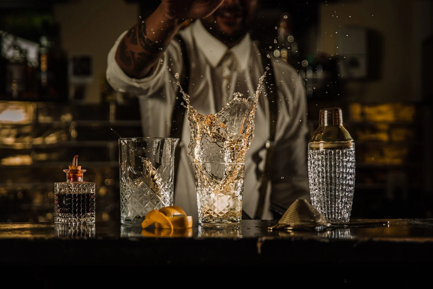 💦3, 2, 1 . . . Splashhh💦 
Show some ❤️ for this spectacular photo. Made in collaboration with @sumventure_flightbar..

Like, Share, Follow! And keep an eye out for more kReativity!
.
.
.
.
.
#Splash #cocktails #photography #photo #photooftheday #pi