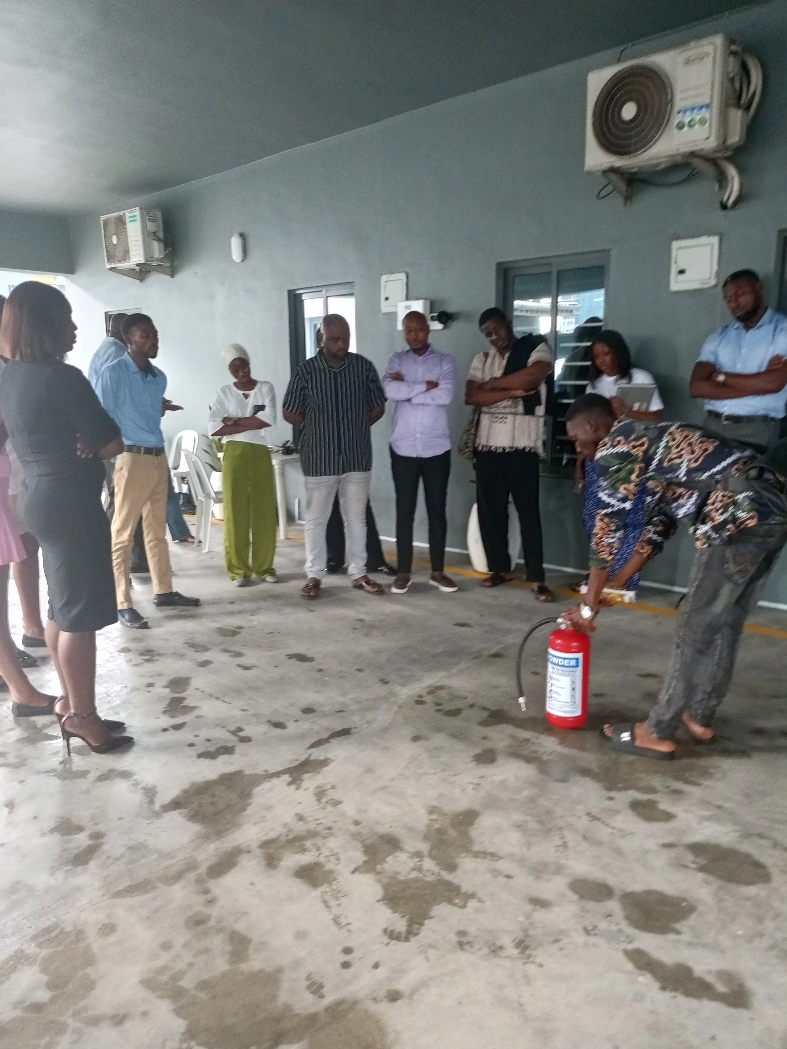 Fire Extingusher illustration.jpg