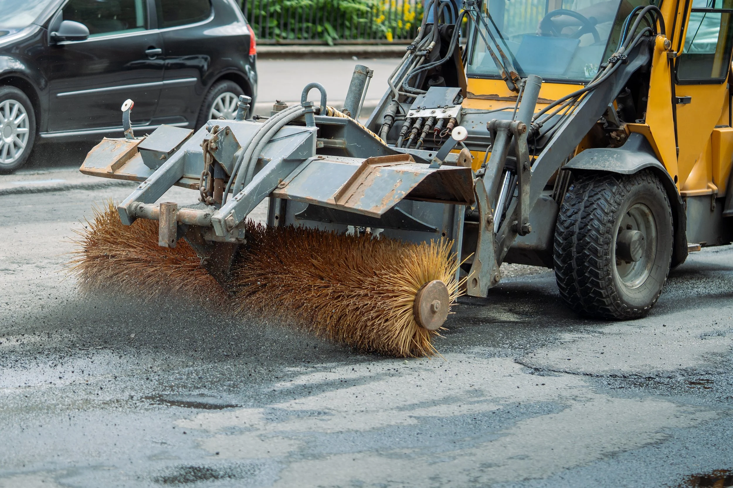 Sopning av gård och parkeringsytor