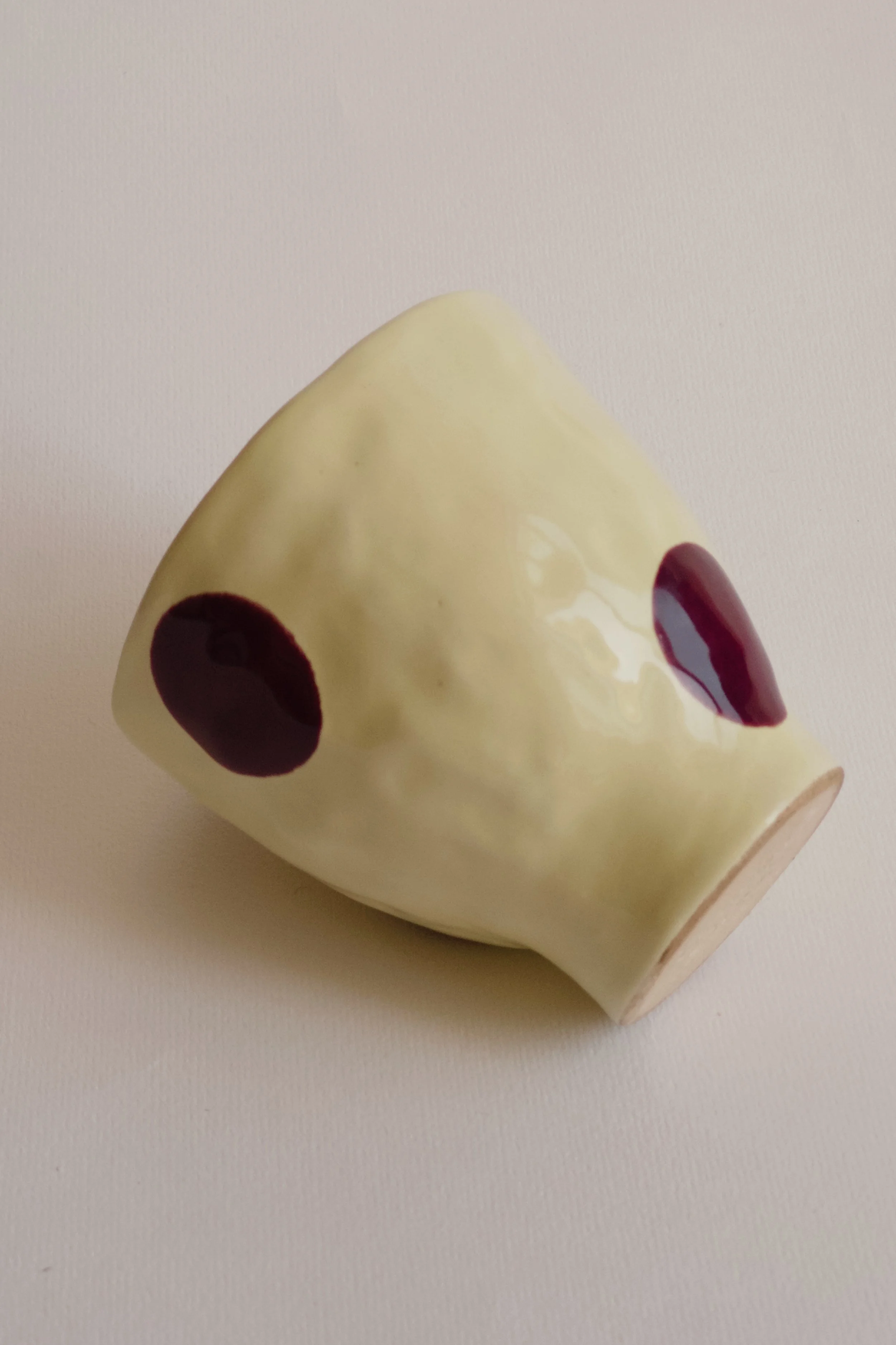 Fond Jaune gros pois Aubergine