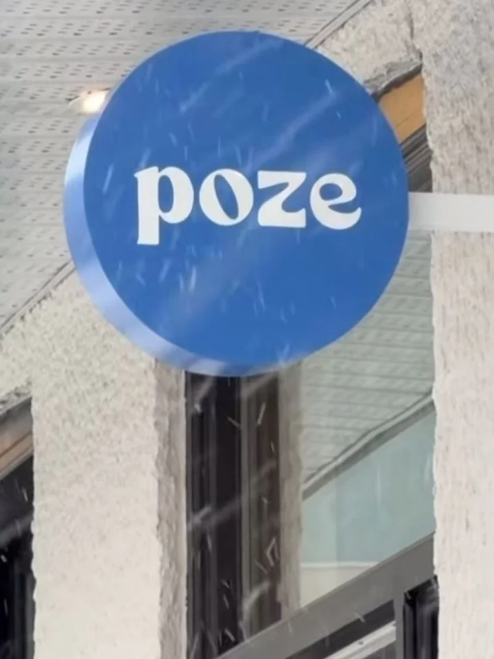 Poze en mode festif ❄️ 

N&rsquo;oubliez pas de vous inscrire &agrave; nos cours sp&eacute;ciaux de No&euml;l du vendredi 19 d&eacute;cembre au au mardi 23 d&eacute;cembre prochain ! 

#matpilates #pilates #christmasfitness