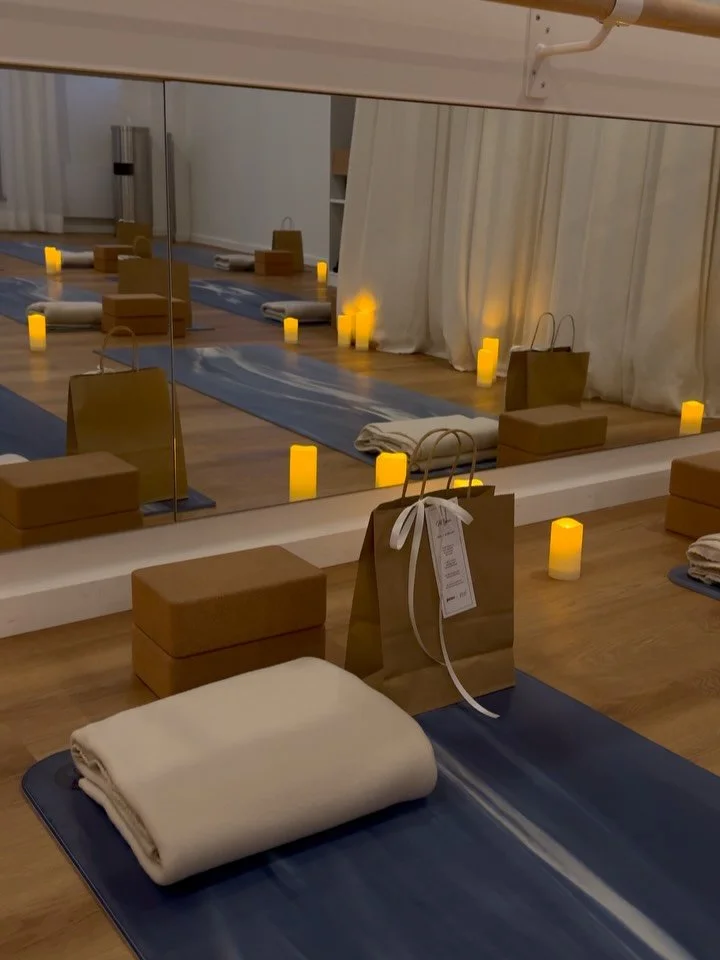 RESET &amp; RELAX avec @soja_co 🕯️💫

Douceur, &eacute;quilibre et mobilit&eacute; pour lib&eacute;rer le corps, suivi d&rsquo;un bain sonore pour apaiser l&rsquo;esprit. 

Merci &agrave; tous ceux qui se sont joints &agrave; nous, votre pr&eacute;s