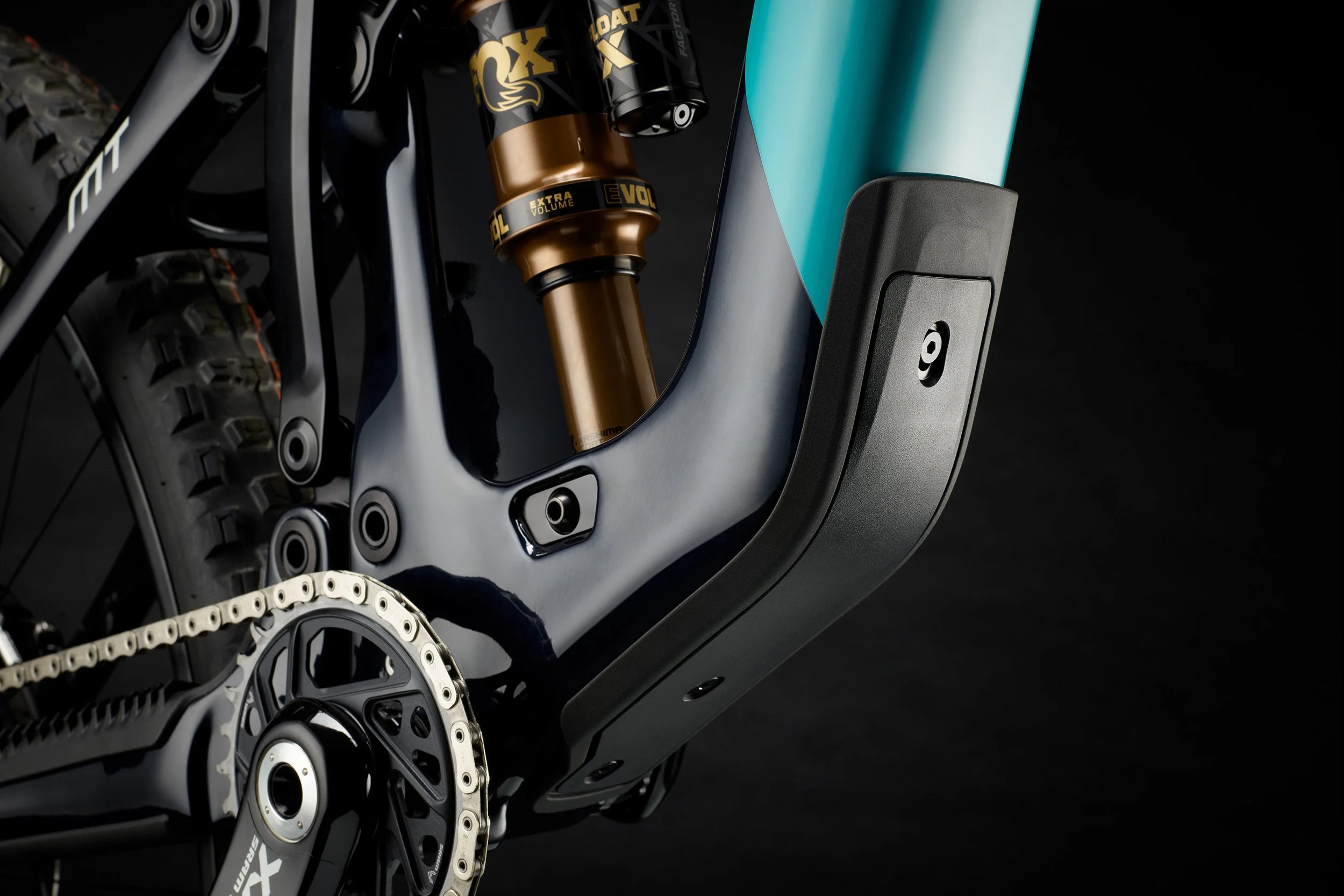 Yeti_MT_Downtube_2500x1667.jpg