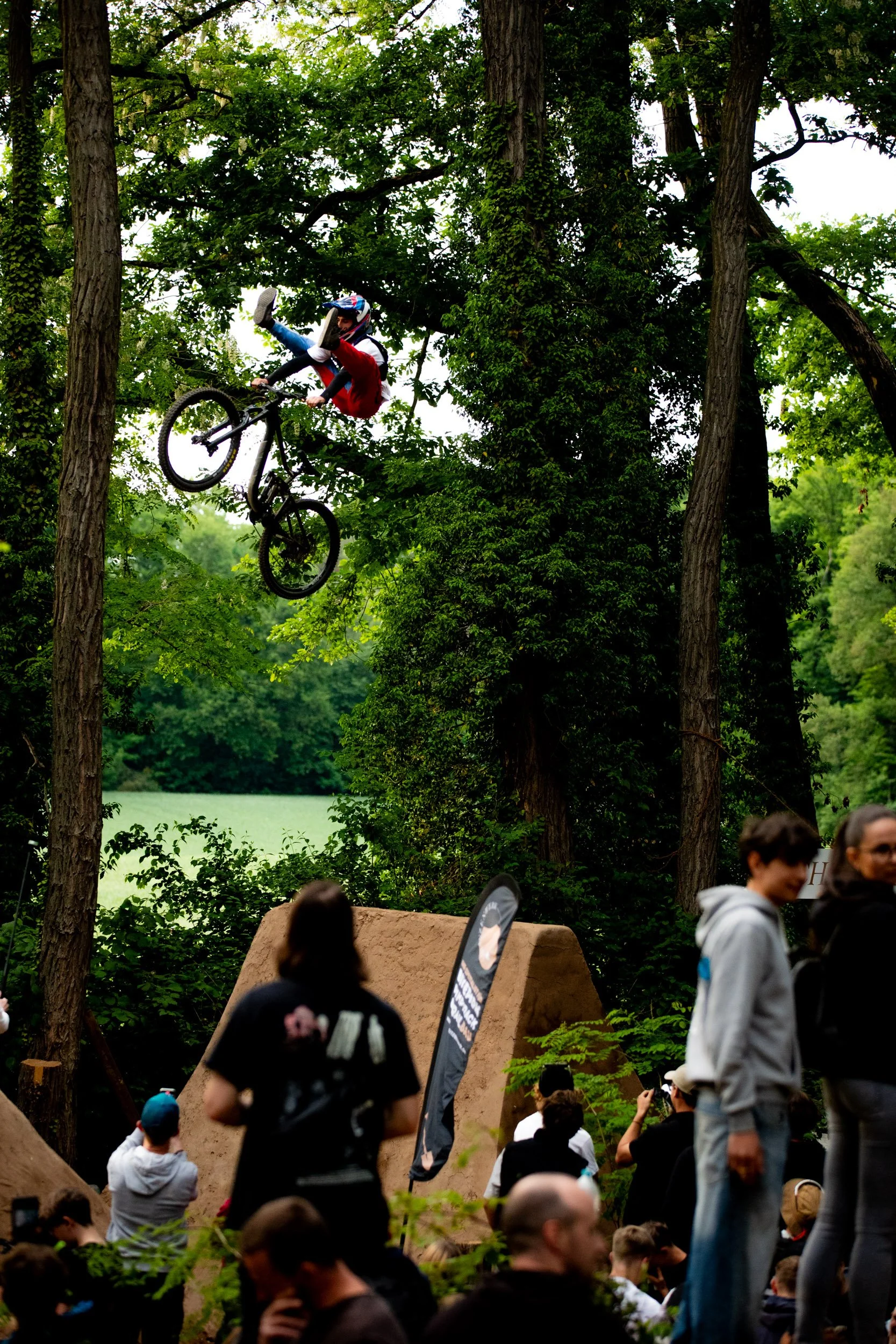 Foto_Jens_Staudt_TESTPILOT.bike_KRATERTRAILS_BITTE_BACKLINK_DANKE-9087.jpg