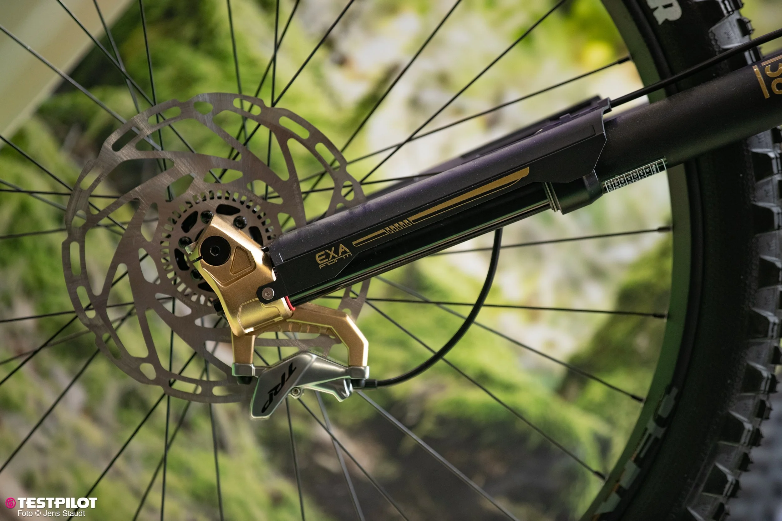 Foto_Jens_Staudt_Eurobike_Kind-Shock_Exa_Form_Suspension-2484.jpg