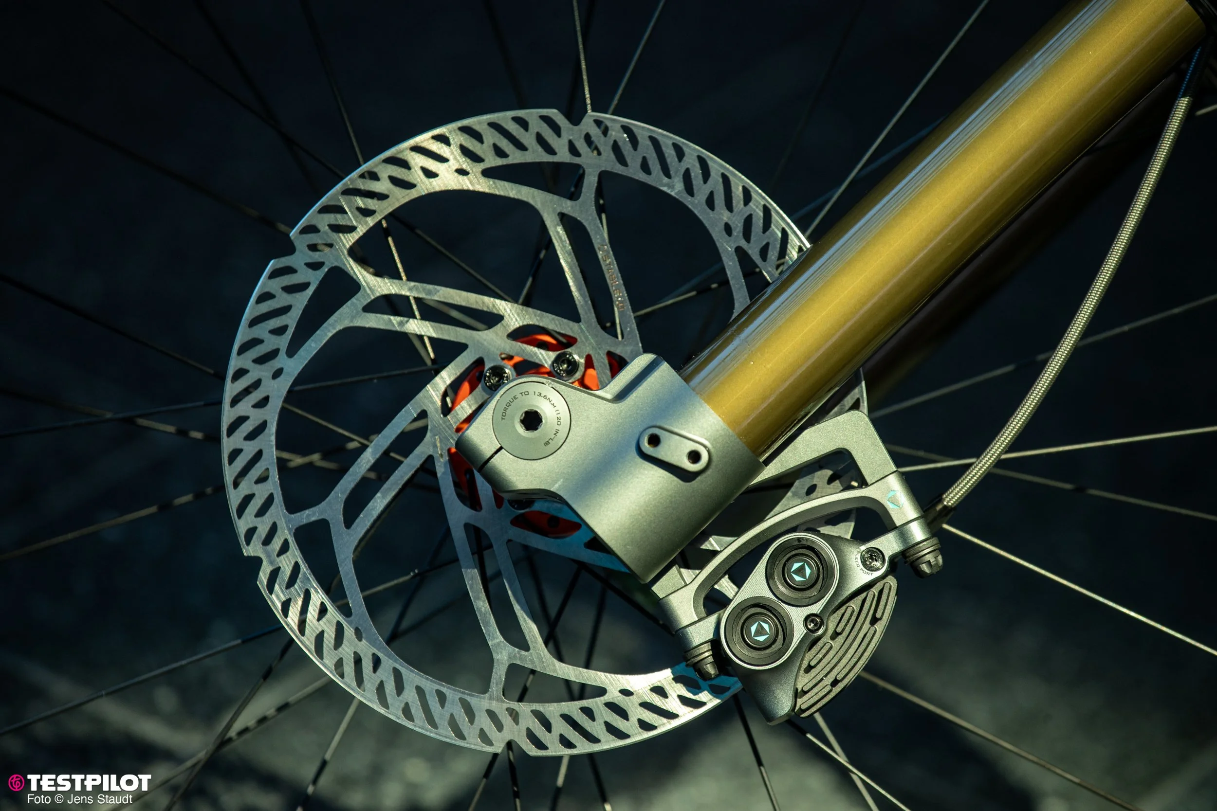 Foto_Jens_Staudt_Eurobike_Stablead_Bikeparts_Shocks_Forks-2658.jpg