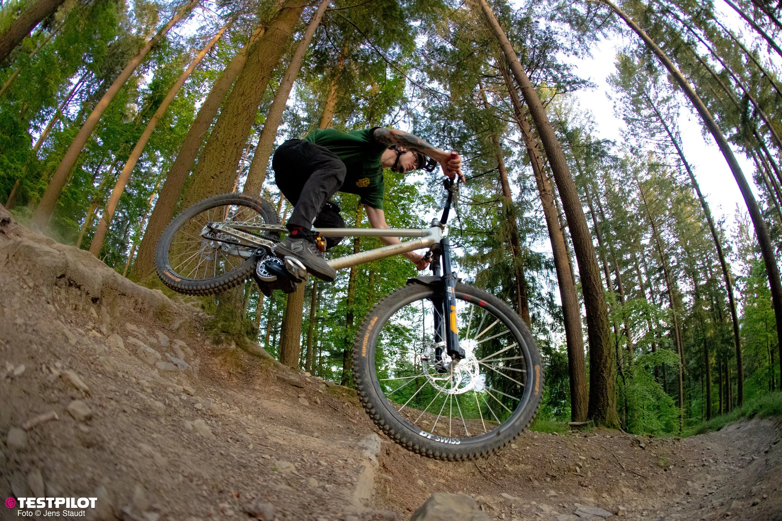 Foto_Jens_Staudt_UNCHAINED_Bikes_Review_TESTPILOT_bike-4713.jpg