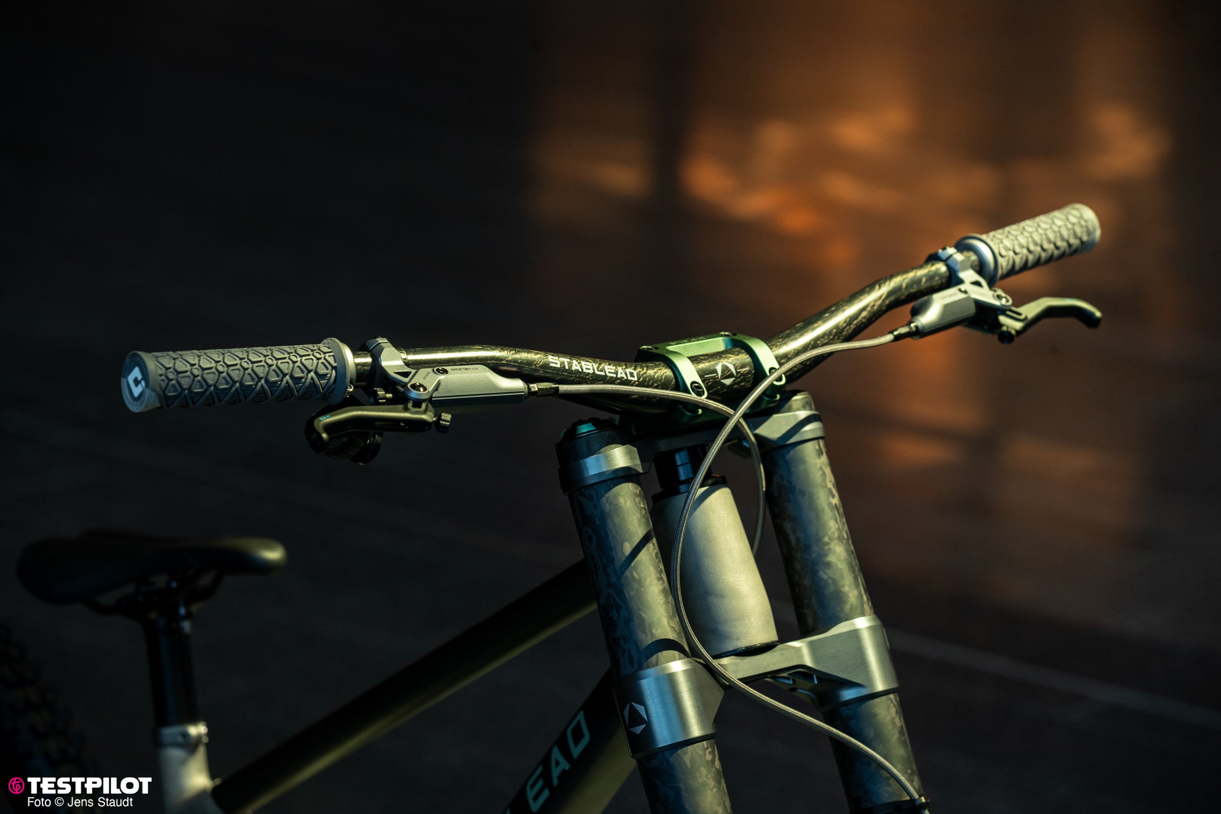Foto_Jens_Staudt_Eurobike_Stablead_Bikeparts_Shocks_Forks-2661.jpg