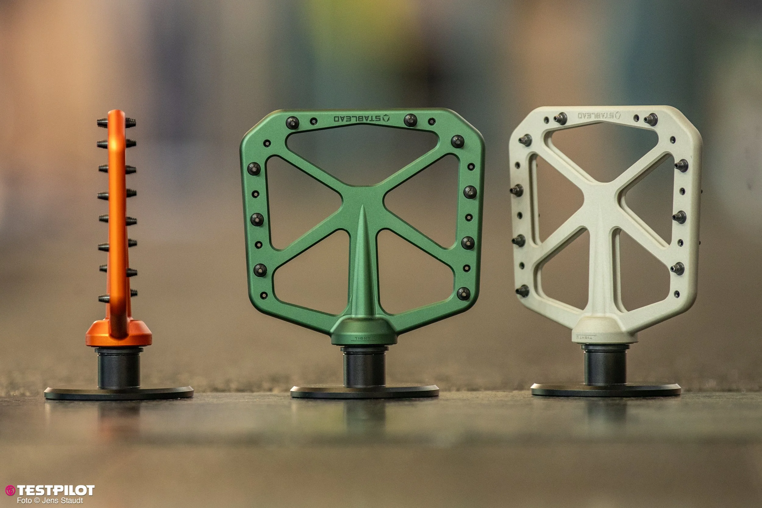 Foto_Jens_Staudt_Eurobike_Stablead_Bikeparts_Shocks_Forks-2570.jpg