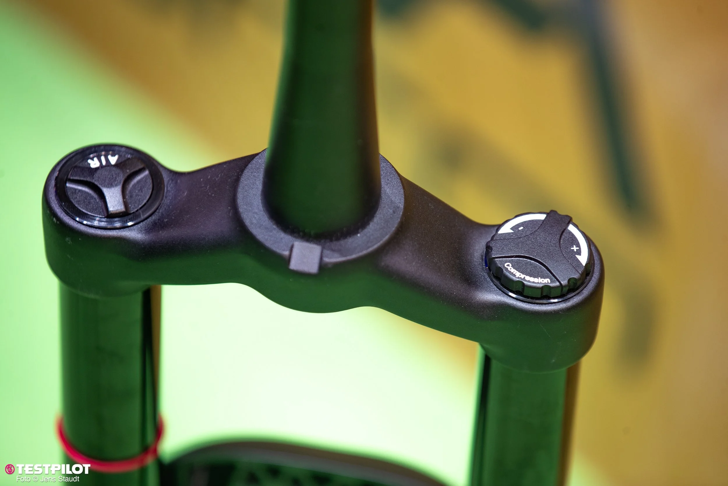 Foto_Jens_Staudt_Eurobike_Kind-Shock_Exa_Form_Suspension-2538.jpg