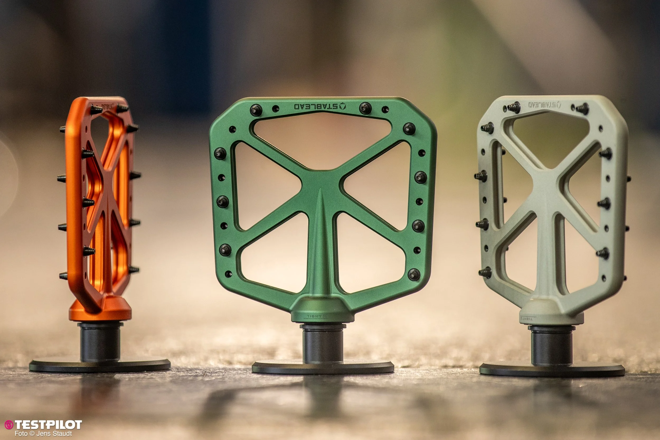 Foto_Jens_Staudt_Eurobike_Stablead_Bikeparts_Shocks_Forks-2573.jpg
