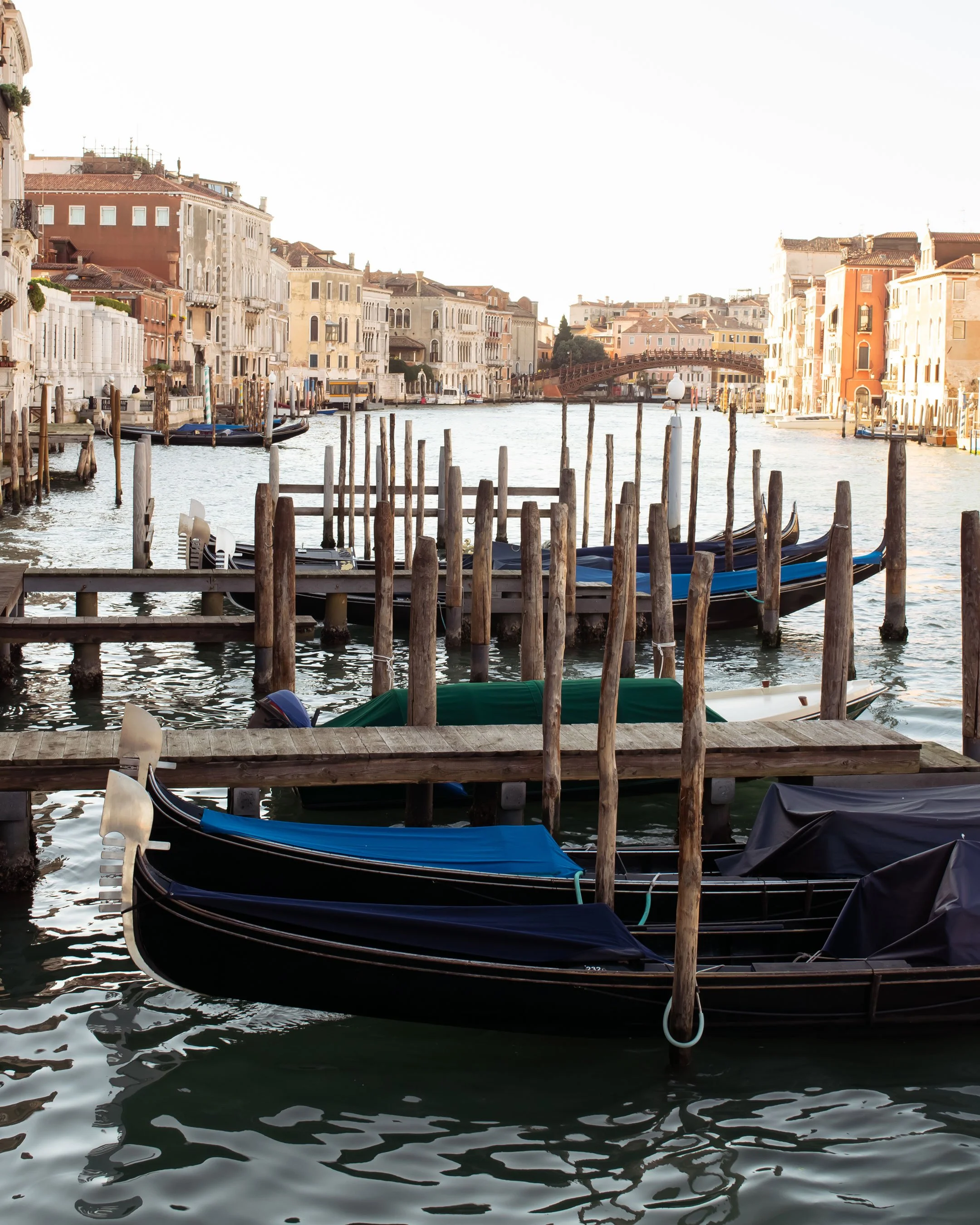 brianna-cariola-photography-venice-italy-canal-4.jpg