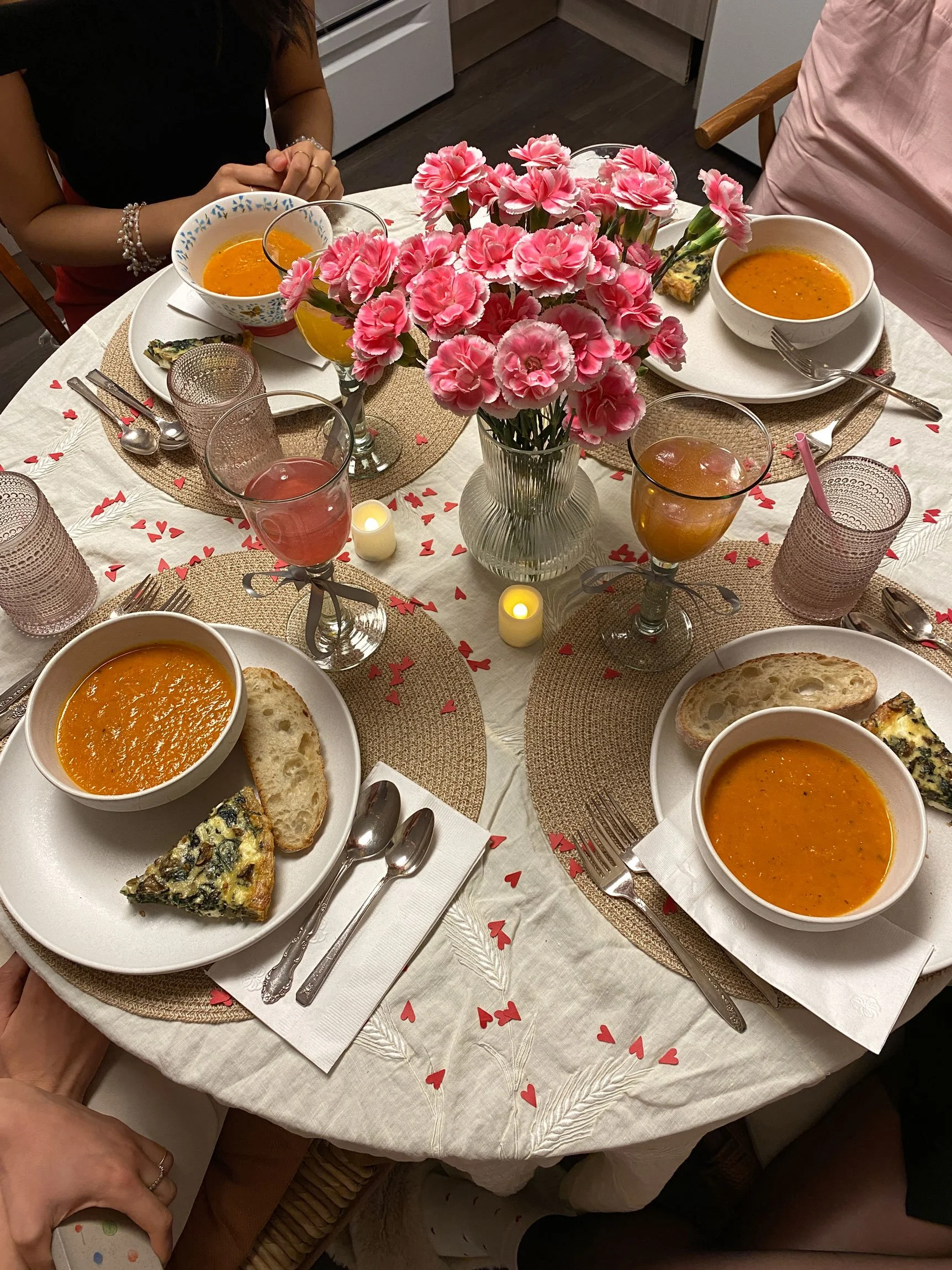 brianna-cariola-photography-galentines-day-dinner-party-11.jpg