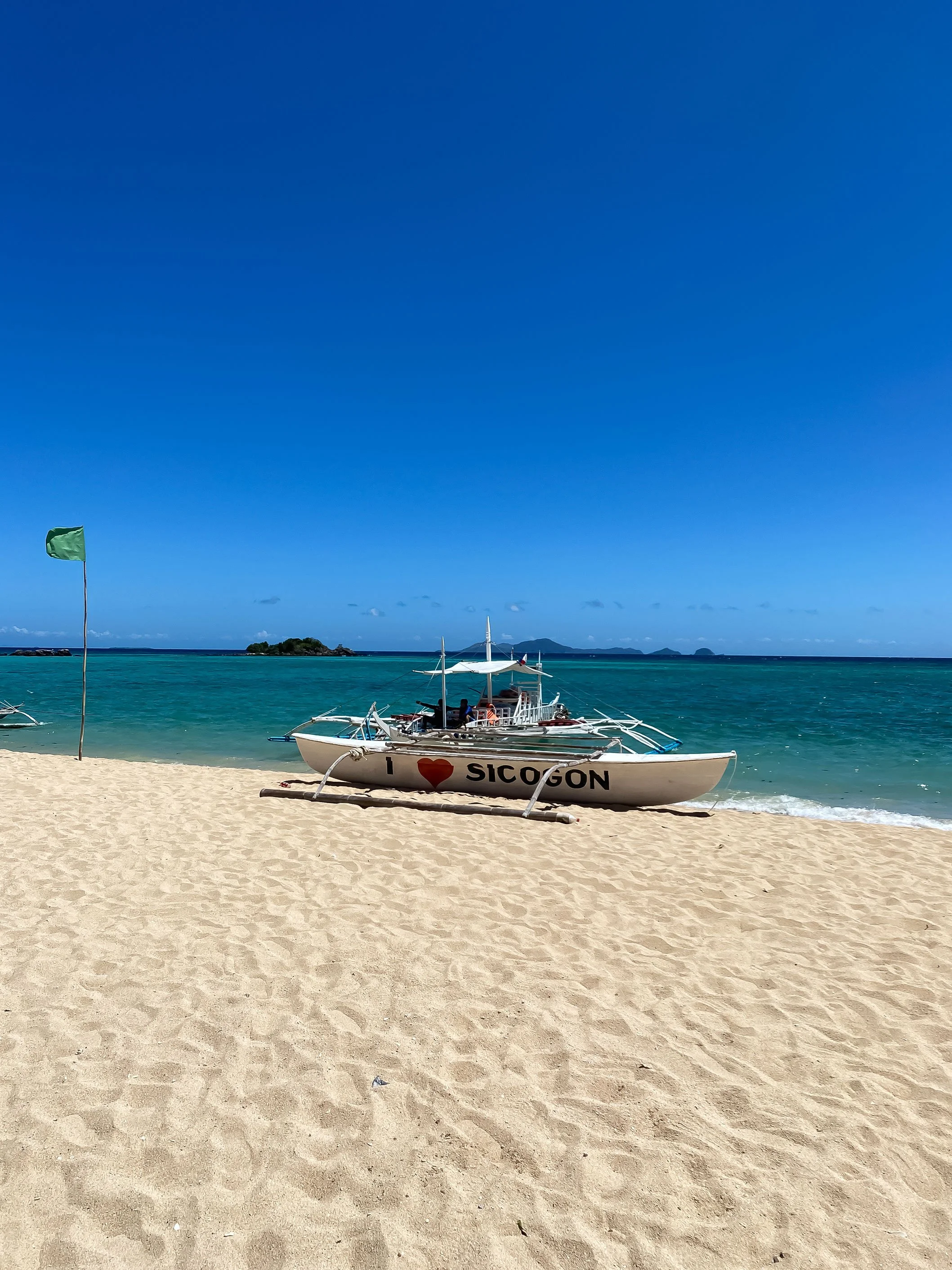 brianna-cariola-photography-isla-de-gigantes-philippines-70.jpg