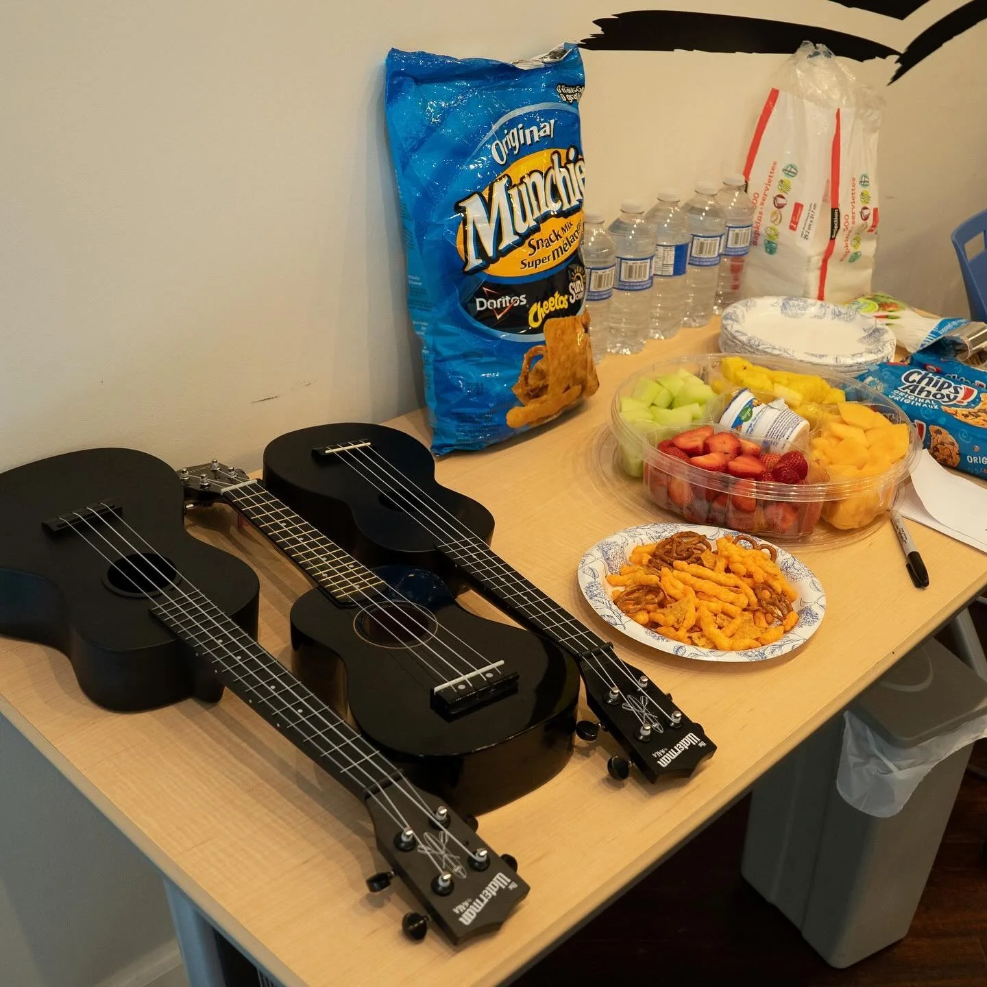 Some snacks and goodies ahead of our guitar and ukelele workshop with Guest Artist, Joe B from CNIB! :)

#TorontoInstituteofMusicfortheBlind&nbsp;#timb&nbsp;#visuallyimpaired&nbsp;#blind&nbsp;#music&nbsp;#summerworkshop&nbsp;#musicfortheblind&nbsp;#b