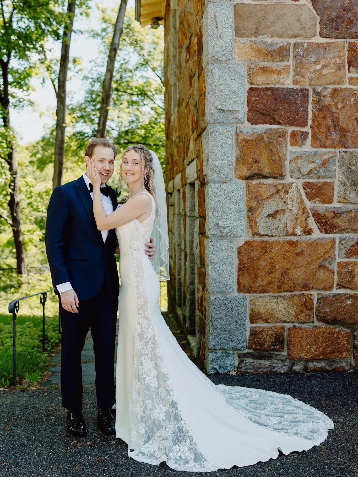 And I just wanna be with you
Right here with you, just like this ☀️

Coordinator @fosterevents 
Photographer @davidmassillonphotography 
Florals @parkerflorist 
Reception venue @ledgersalem 
DJ @uniquesoundsent 

#churchwedding #wedding #weddingplann