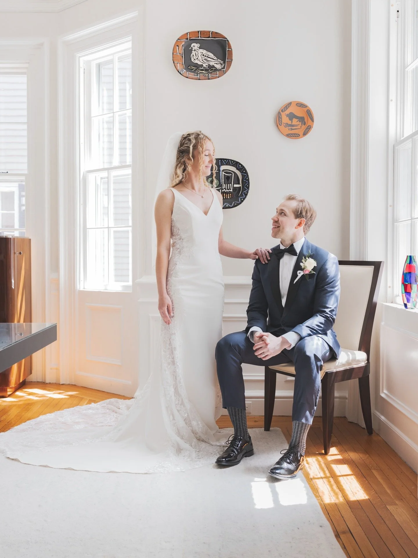 When timelines, teamwork, and love stories come together&hellip; magic happens 🤍

Photographer @davidmassillonphotography 
Coordinator @fosterevents 
Venue &amp; catering @ledgersalem 
DJ @uniquesoundsent
Florals @parkerflorist