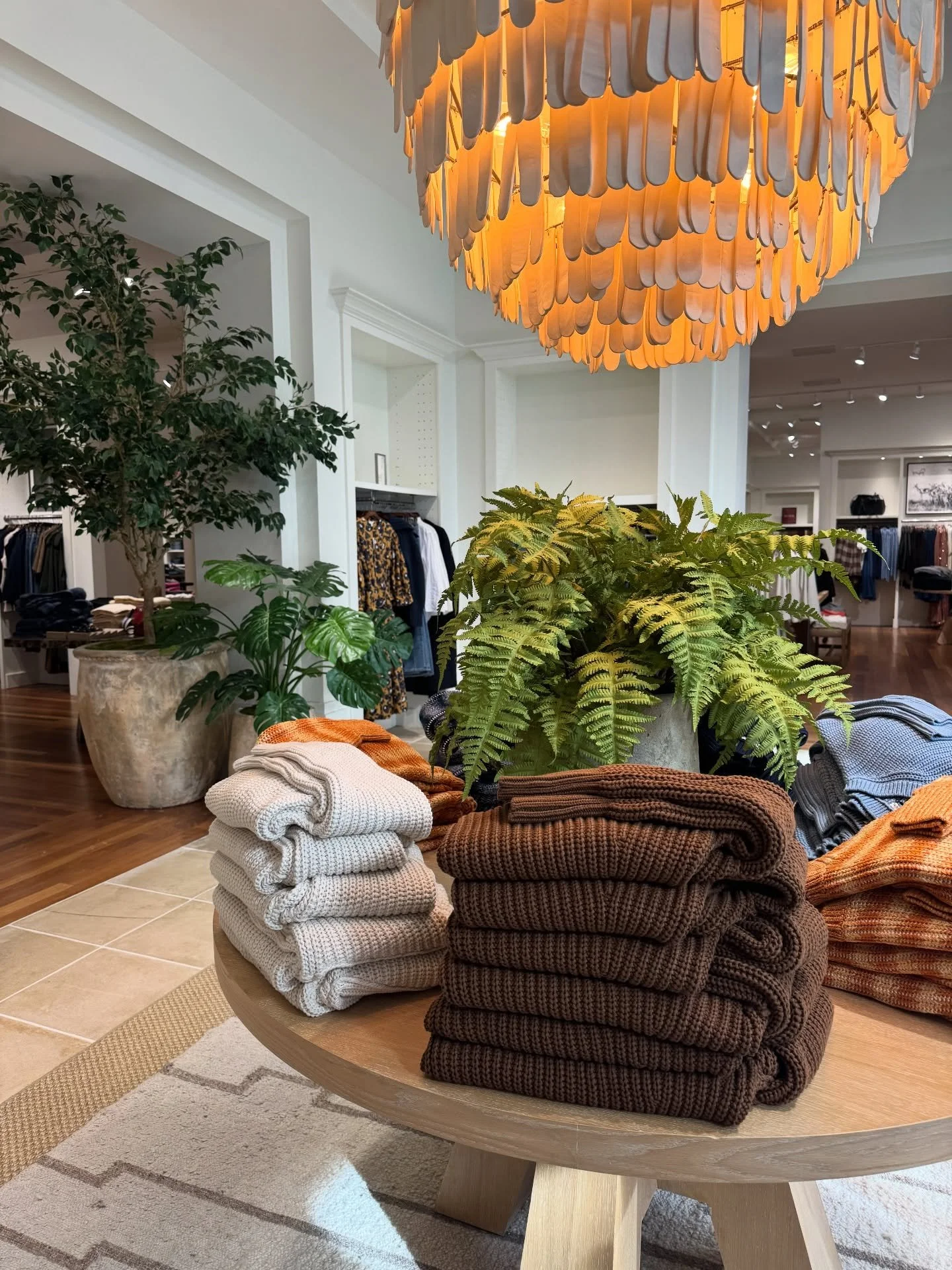 ✨Design is in everything we see and touch ✨

After 20 years in corporate retail visual merchandising and store design, I can&rsquo;t walk through a space without noticing how it&rsquo;s designed, styled, and experienced. 

That foundation is what led