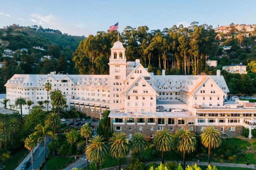 Aerial view of claremont resort and club