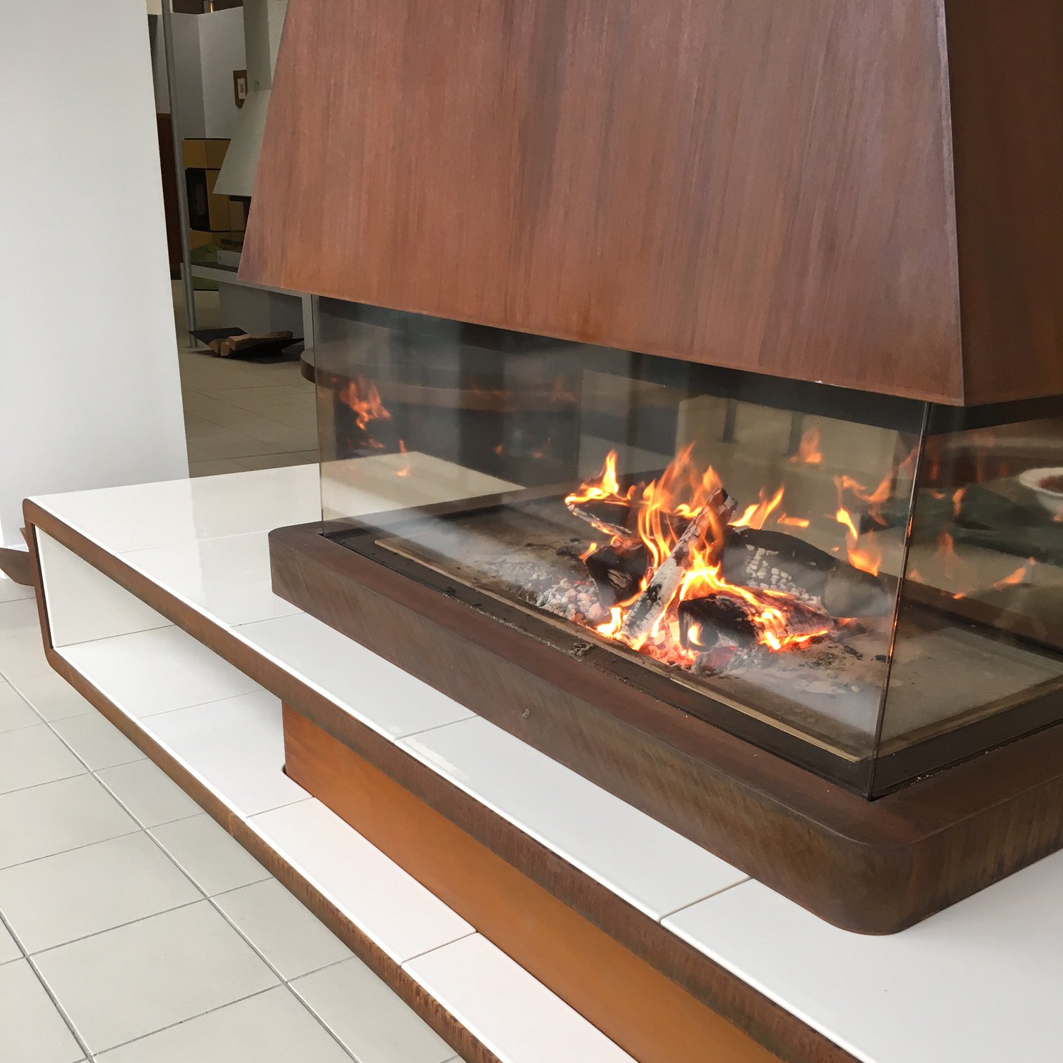 Contemporary-Modern-Glass-Panoramic-360-Wood-Burning-Fire-Piazzetta-Helsinki-2.jpg