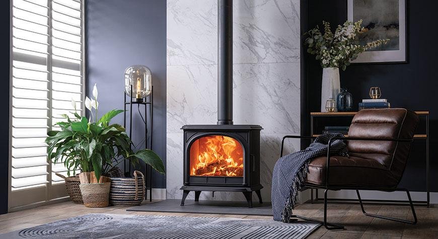 Huntingdon-30-woodburning-Ecodesign-stove-with-Clear-Door_3.jpg