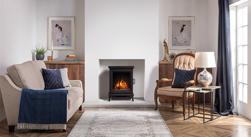 Sheraton-5-Electric-with-Log-Pebble-fuel-effect-and-Amber-flame-setting-straight-on.jpg