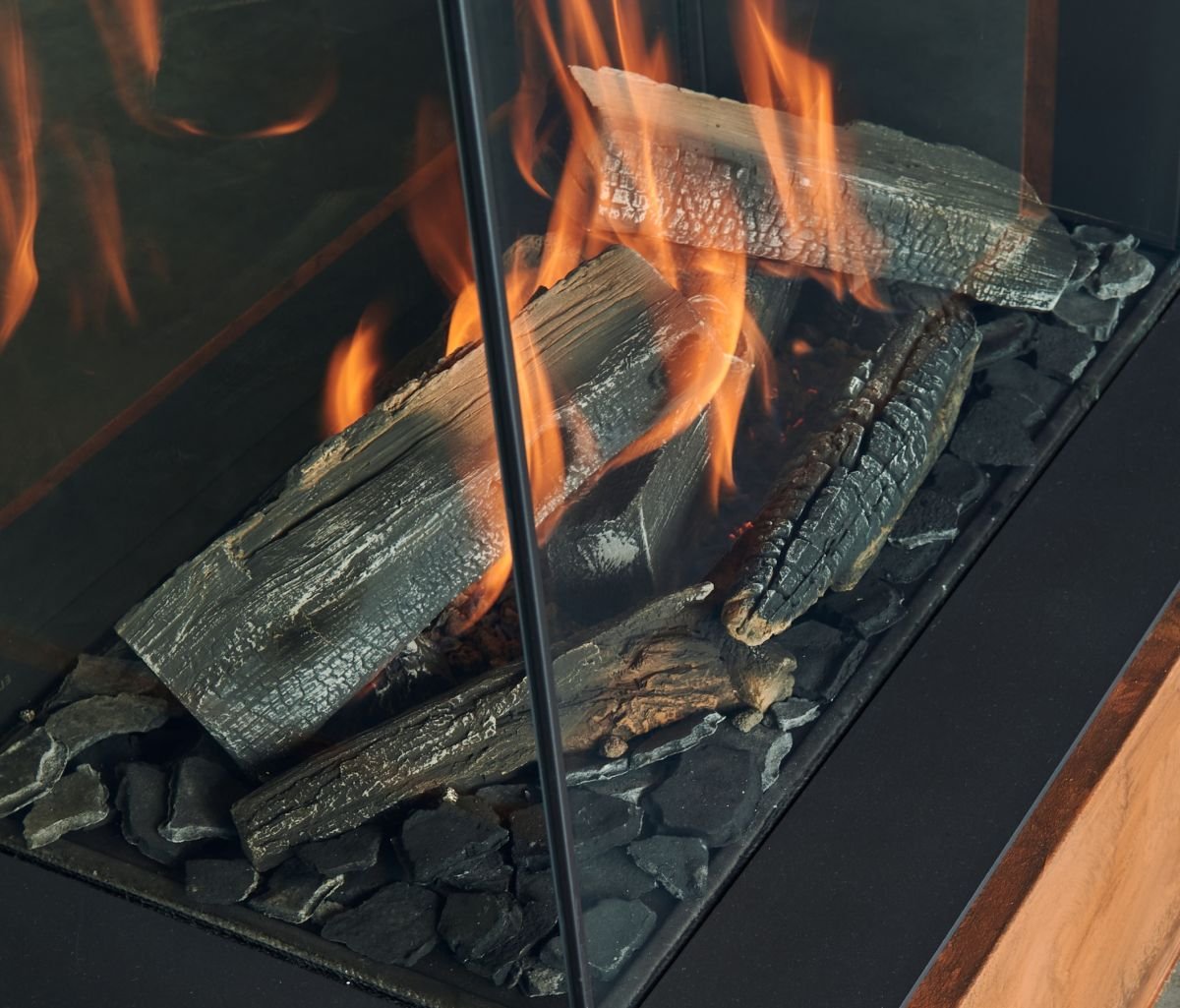 Sky-L-R-Fire-Close-2404976057.jpg