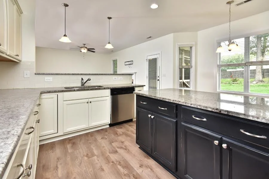 kitchen 4.jpg