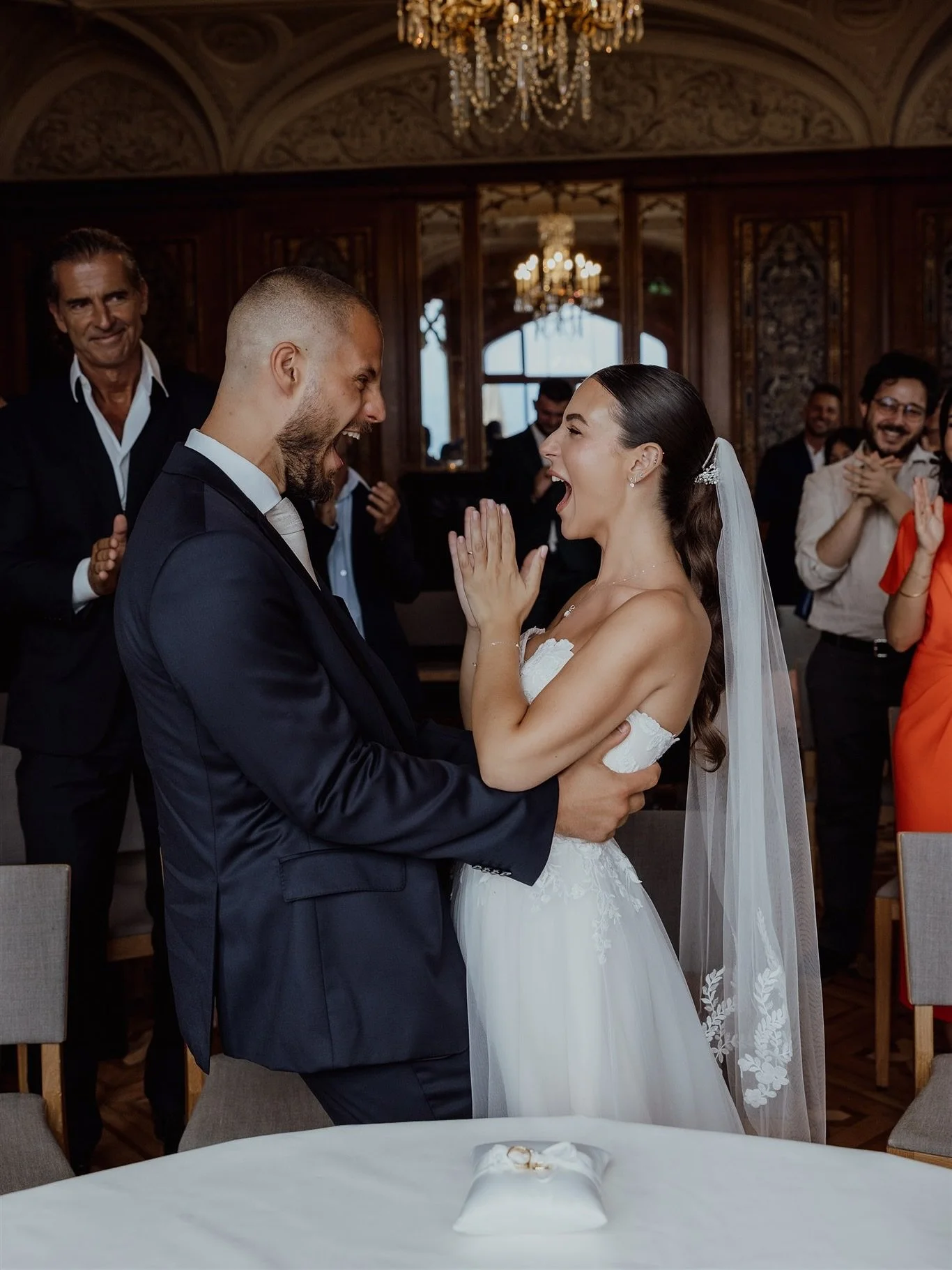 Ah, these two lovebirds!!!😍❤️ This was among the most heartfelt weddings I have ever witnessed. The love between them feels as if it belongs to another world, pure, boundless and radiant. A true dream couple, surrounded by a circle of incredible sou